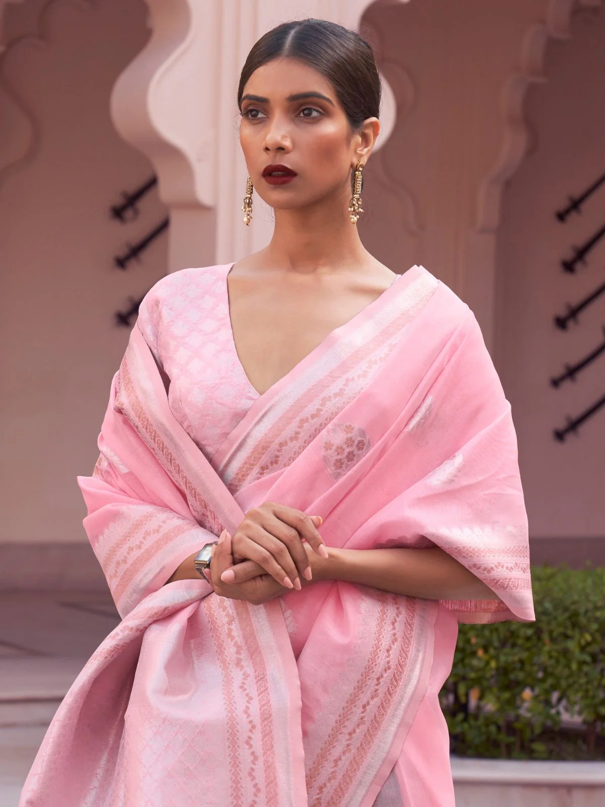Odette Light Pink Woven Design Linen Saree With Unstitched Blouse For Women - Image 2