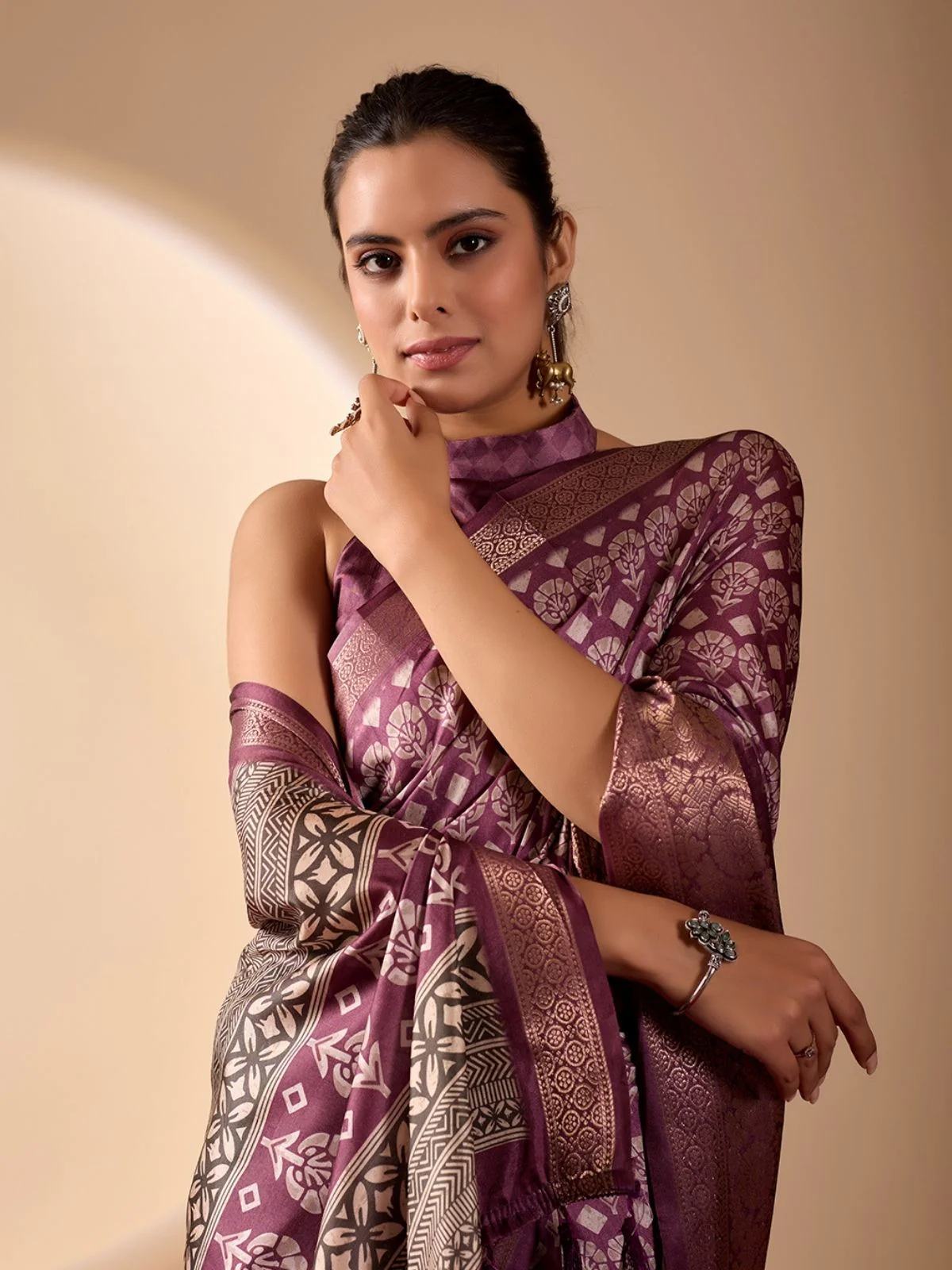 Odette Light Purple Silk Blend Printed Saree For Women - Image 4