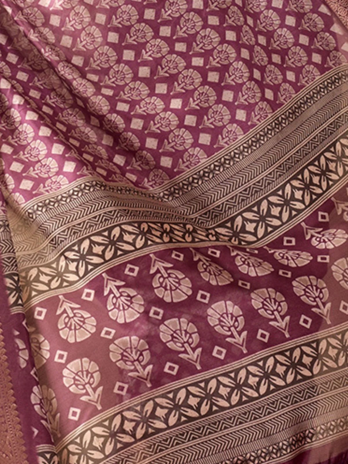 Odette Light Purple Silk Blend Printed Saree For Women - Image 5