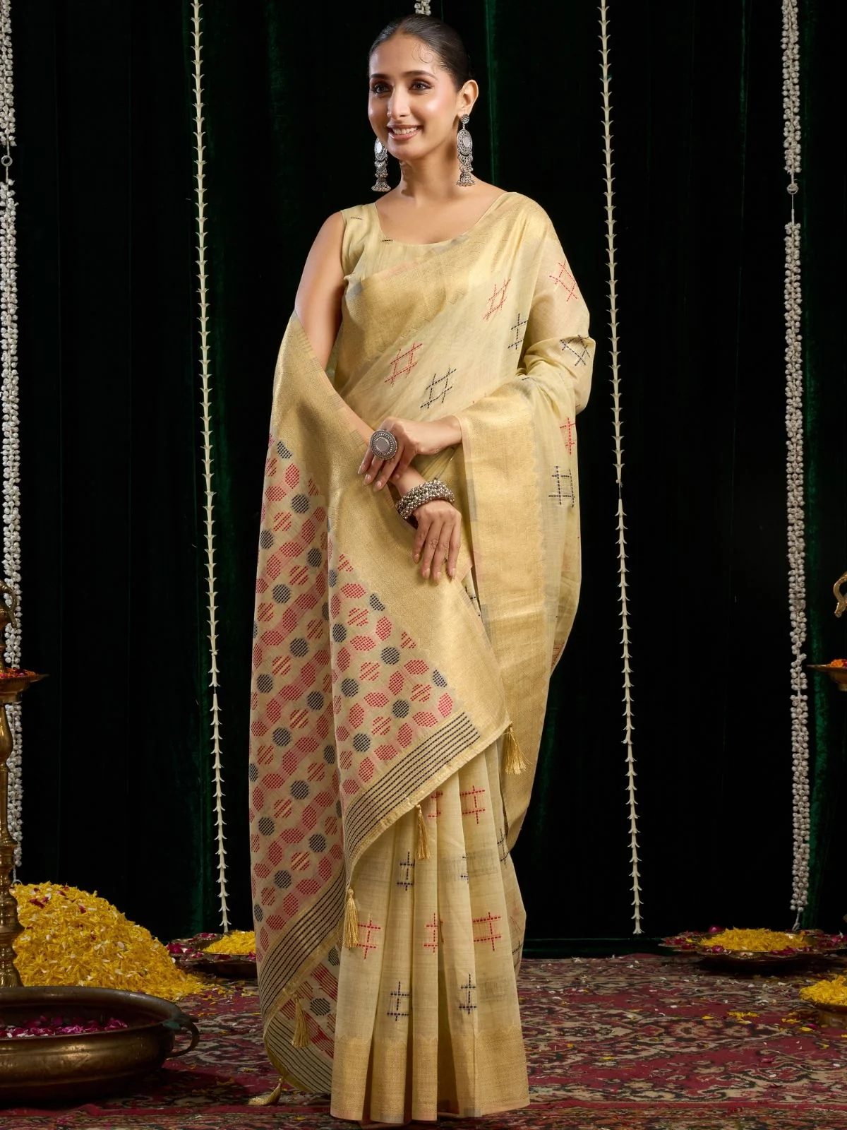 Odette Light Yelllow Cotton Blend Woven Saree For Women - Image 2