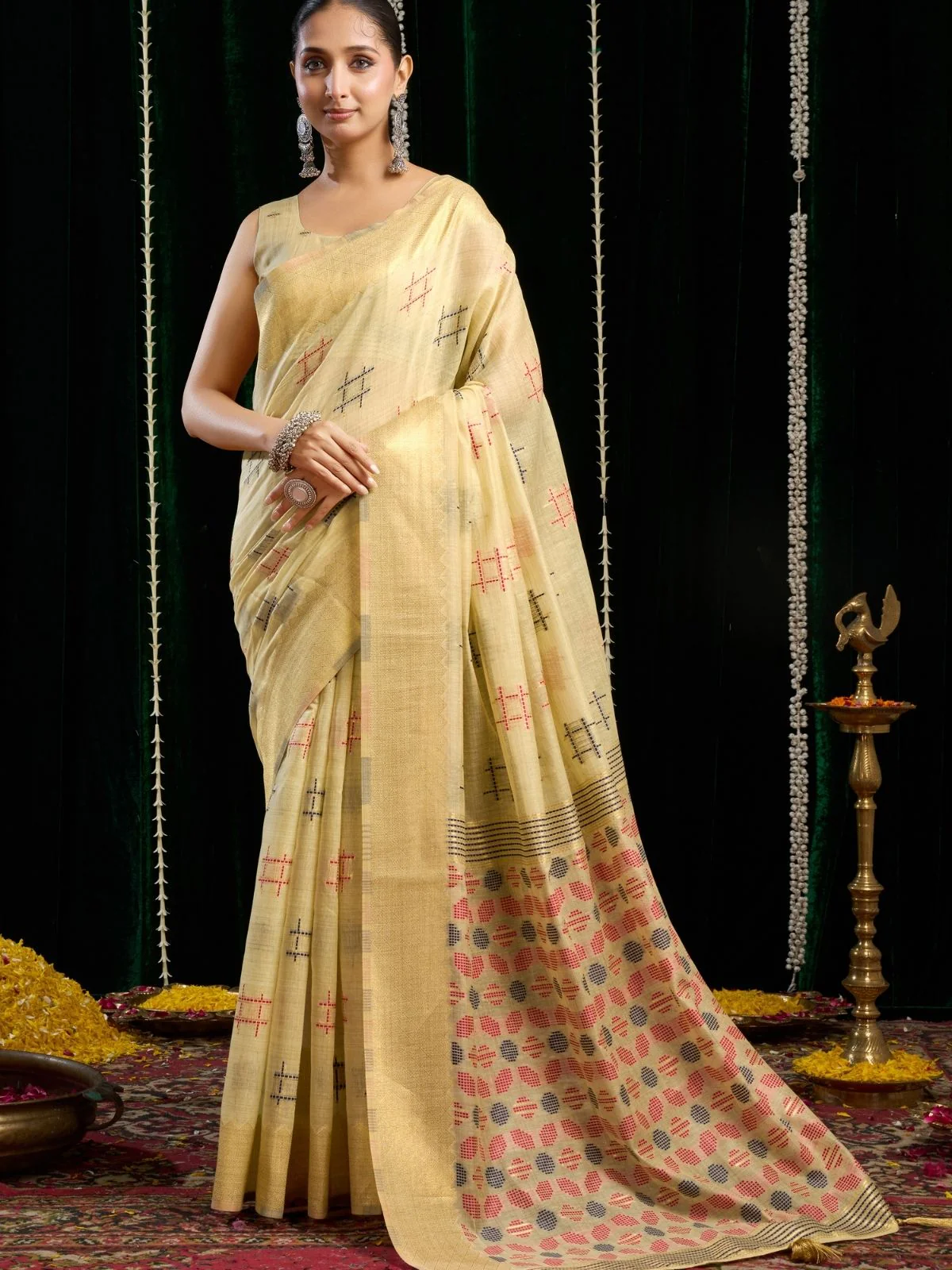 Odette Light Yelllow Cotton Blend Woven Saree For Women - Image 6