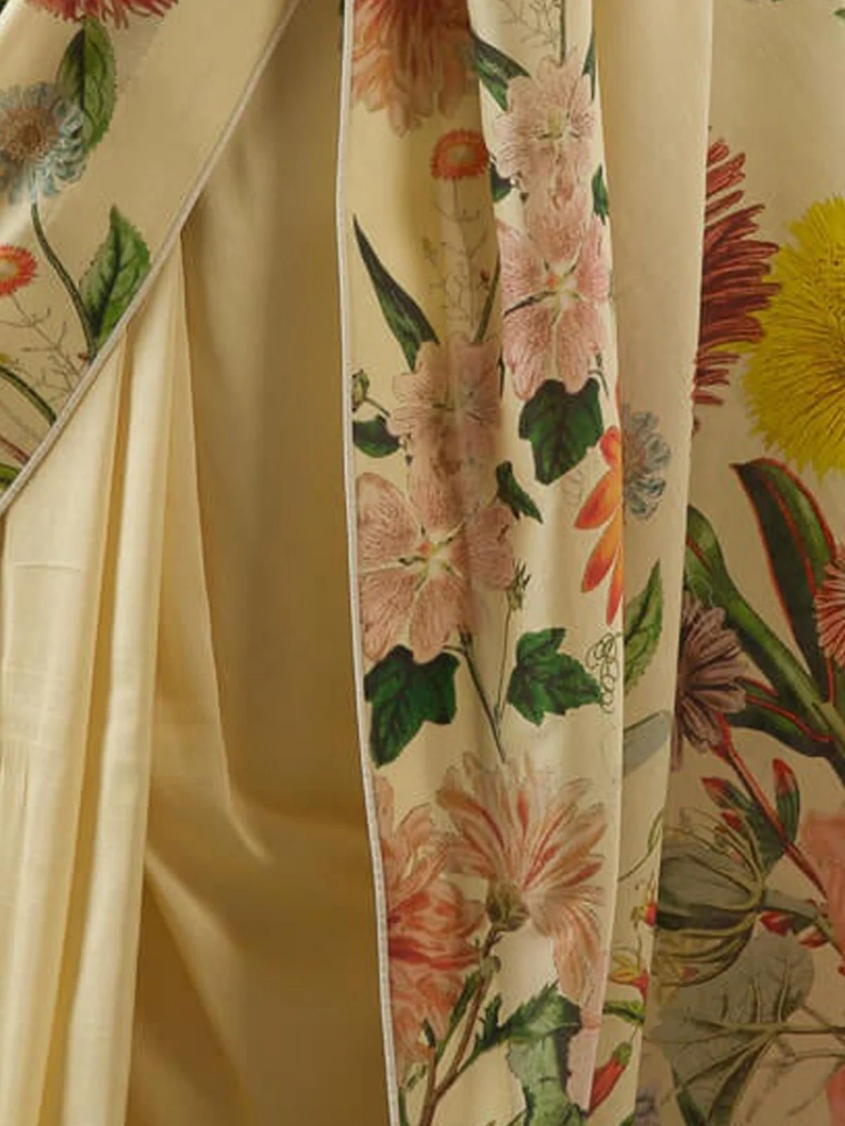 Odette Light Yellow Georgette Floral Printed Saree With Unstitched Blouse For Women - Image 5