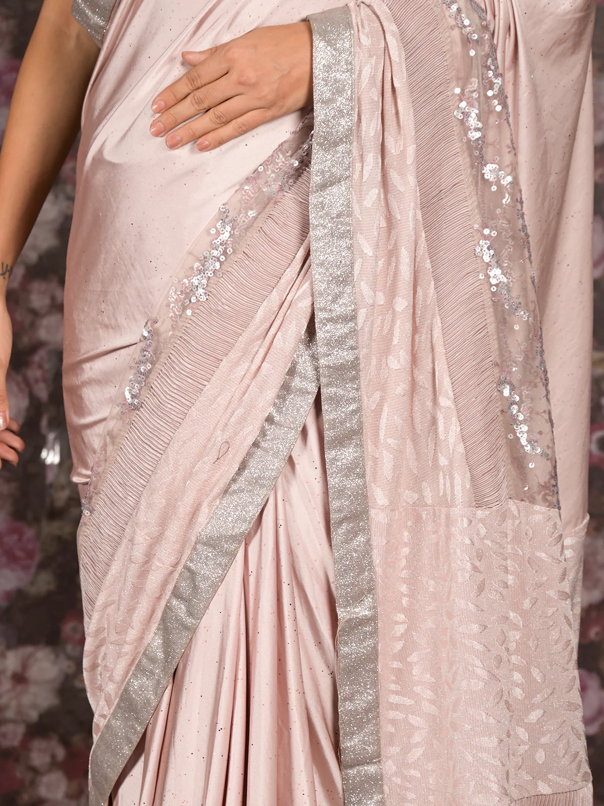 Odette Lilac Sequins and Beads Embroidered Lycra Saree with Unstitched Blouse for Women - Image 6
