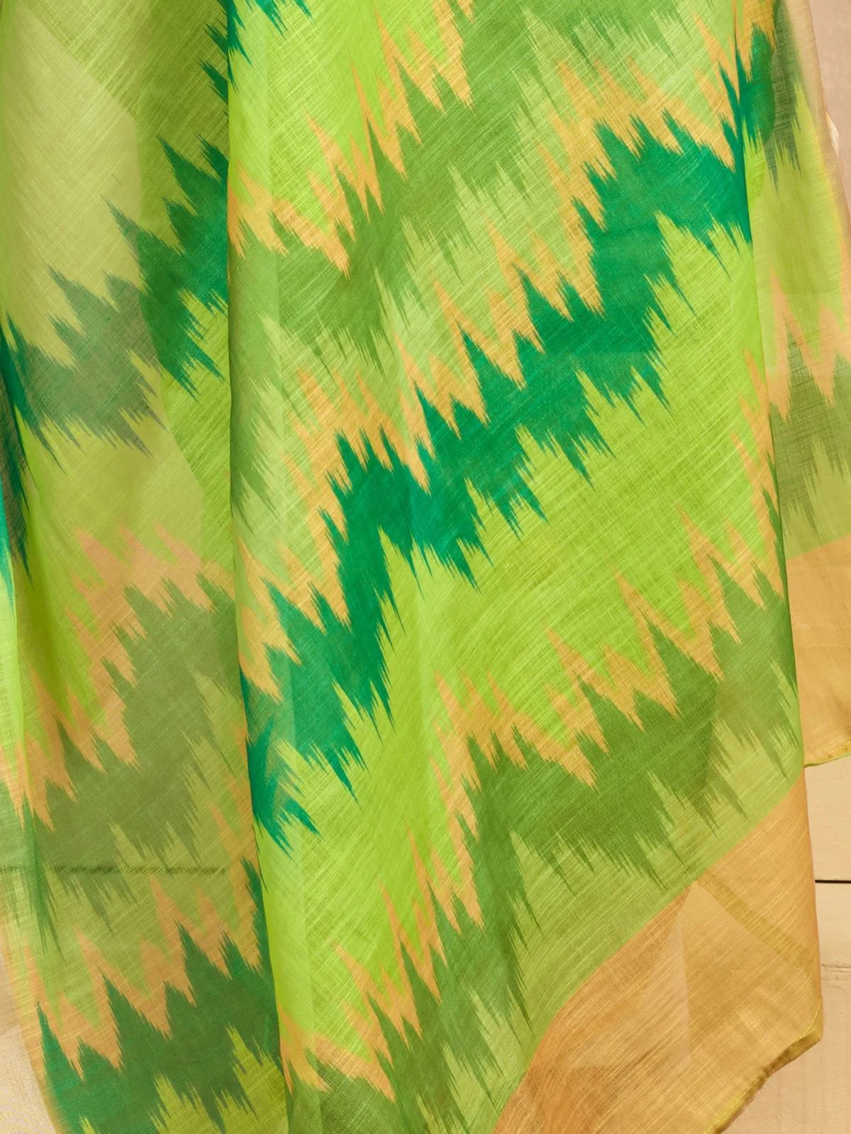 Odette Lime Green Cotton Linen Solid Saree For Women - Image 6