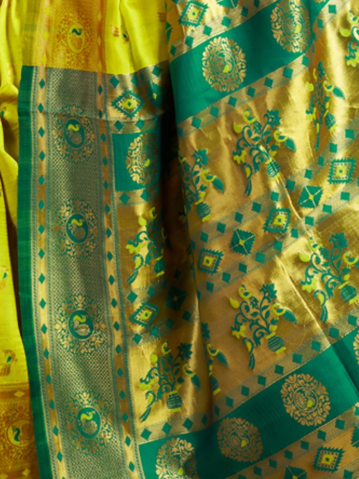 Odette Lime Green Silk Woven Saree For Women - Image 5
