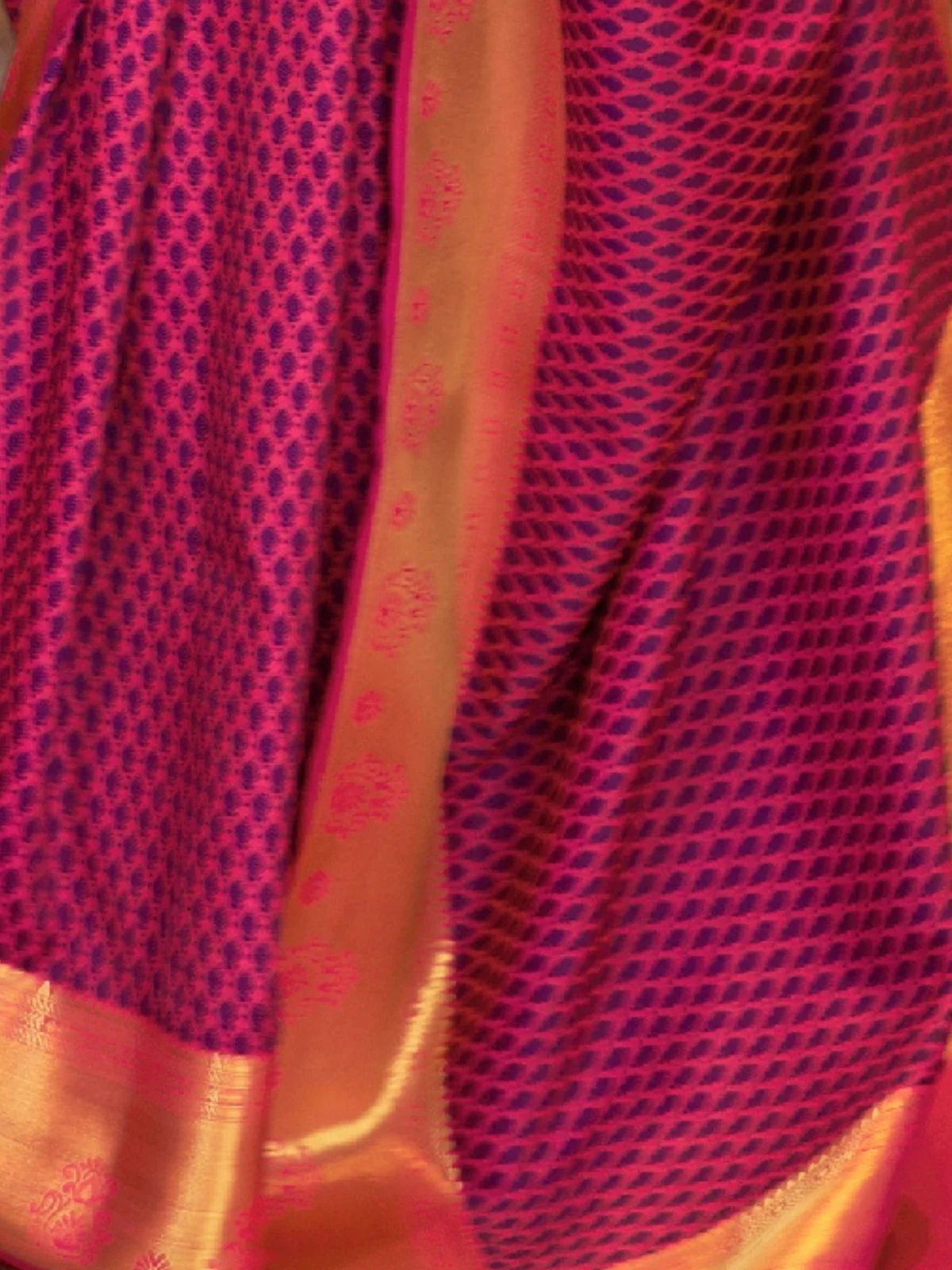 Odette Magenta And Gold Woven Design Silk Blend Saree With Unstitched Blouse For Women - Image 3