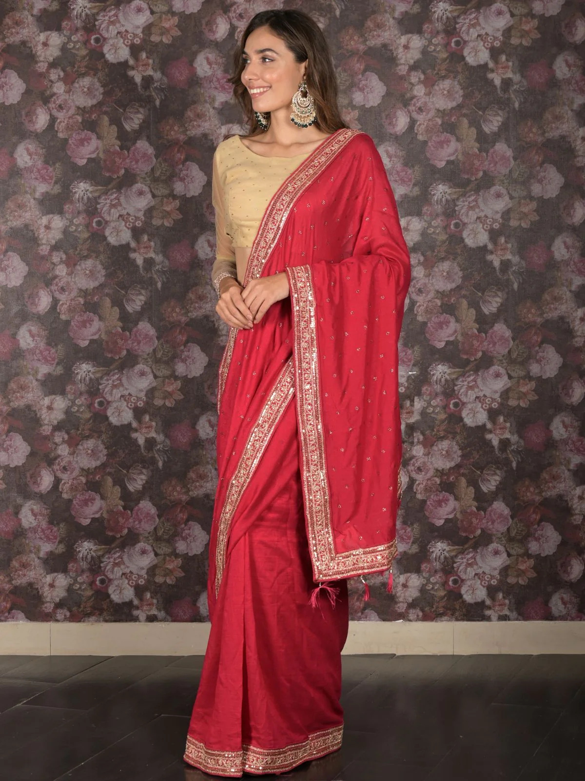 Odette Magenta Embroidered Crepe Saree With Unstitched Blouse For Women - Image 3