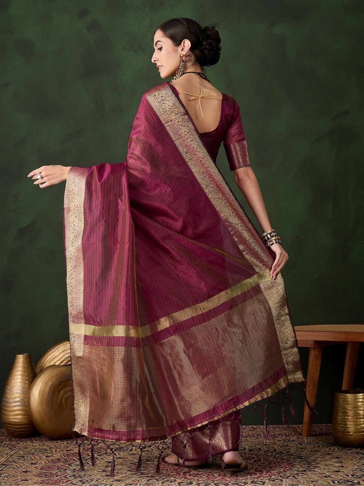 Odette Magenta Organza Woven Saree With Unstitched Blouse For Women - Image 3