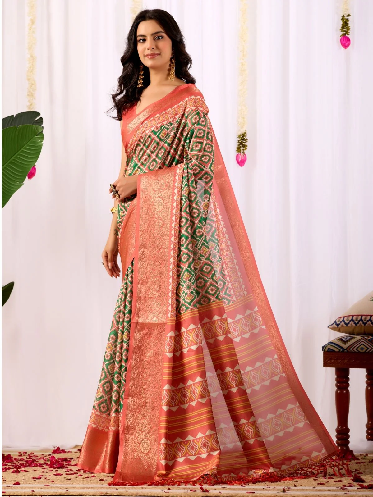Odette Magenta Silk Blend Printed Saree For Women - Image 2