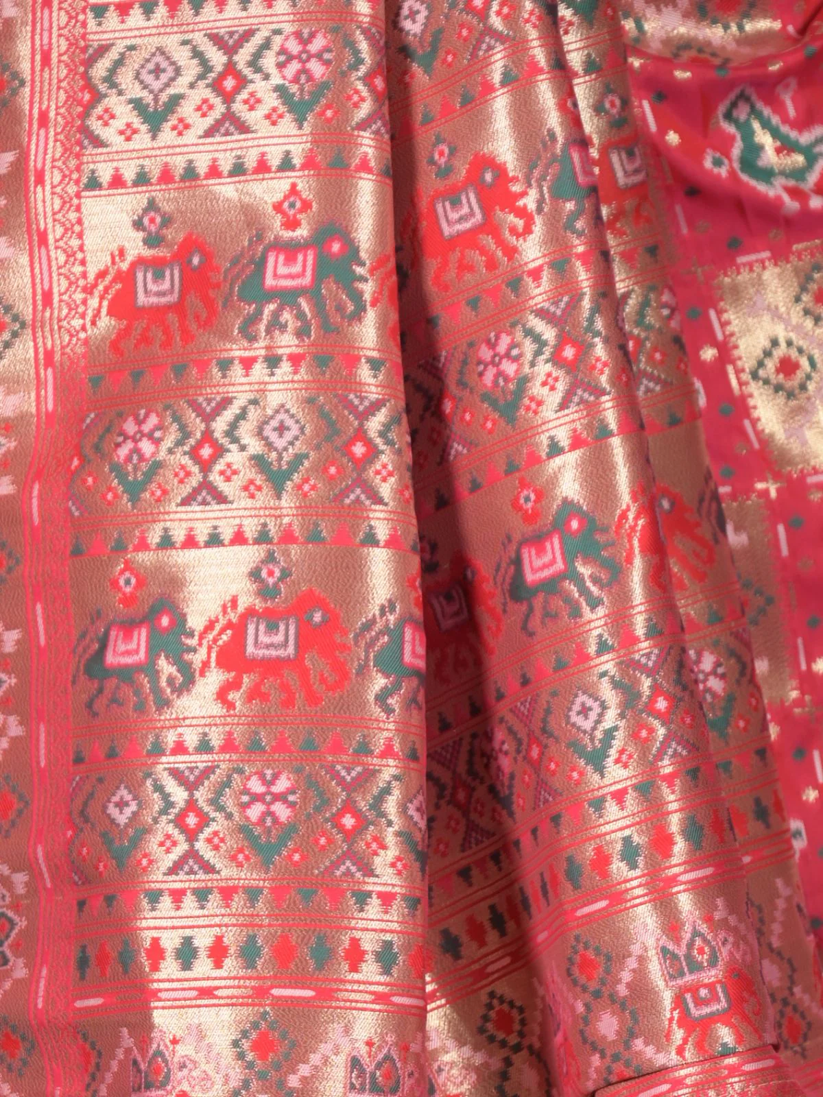 Odette Magenta Silk Blend Woven Saree with Unstitched Blouse for Women - Image 5