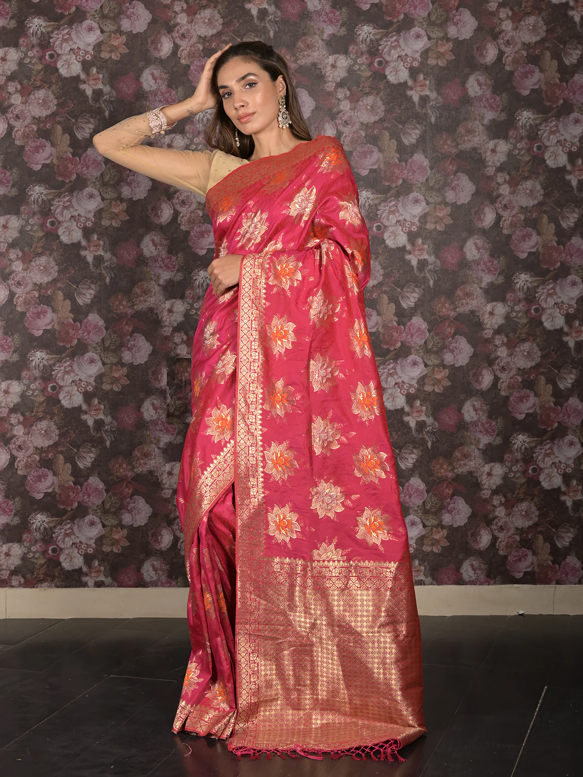 Odette Magenta Silk Blend Woven Saree with Unstitched Blouse for Women - Image 2