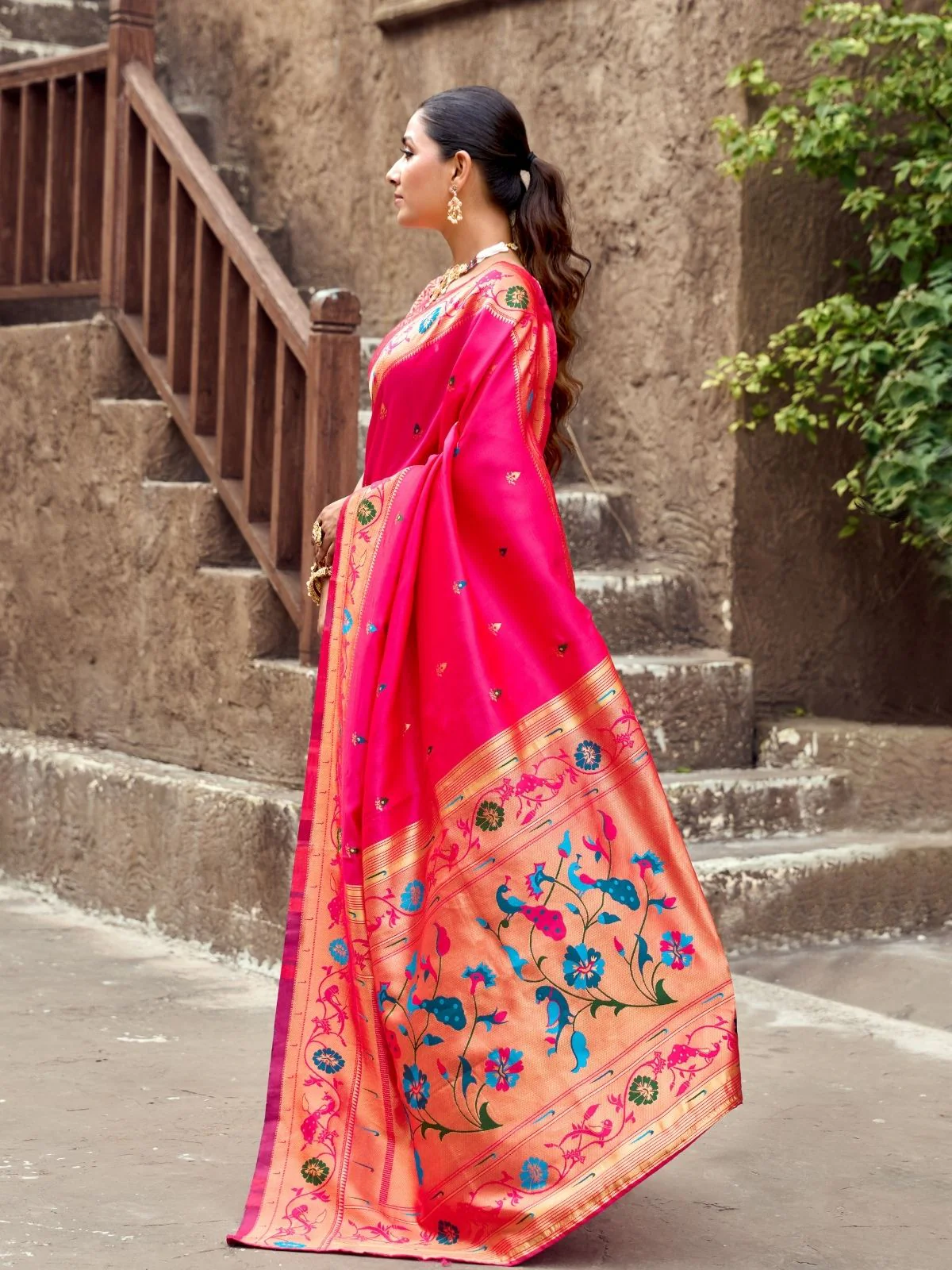 Odette Magenta Silk Woven Paithani Saree For Women - Image 2