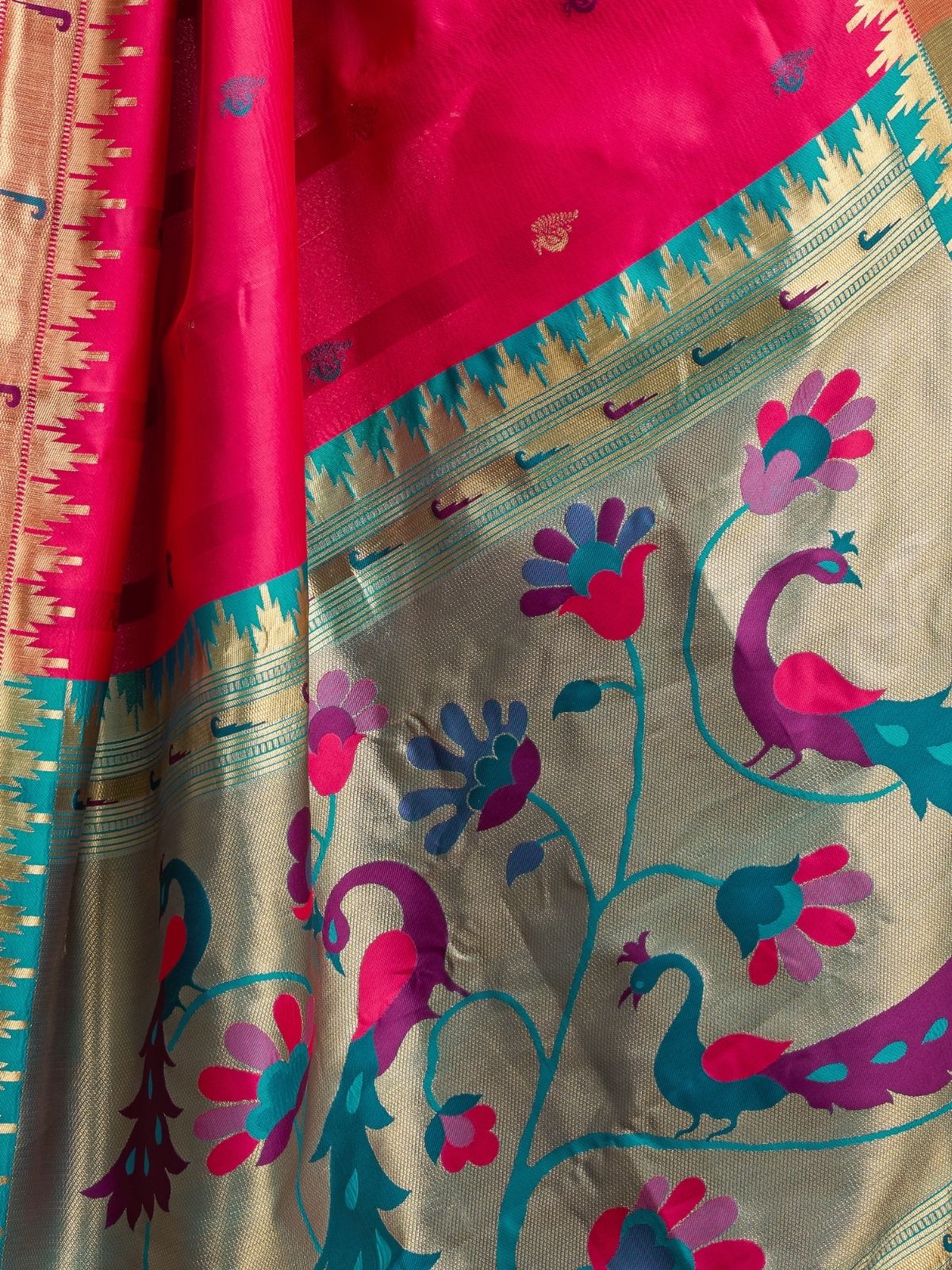 Odette Magenta Silk Woven Paithani Saree For Women - Image 6