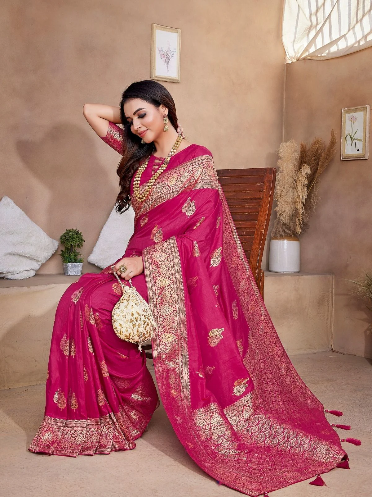 Odette Magenta Silk Woven Saree For Women - Image 3