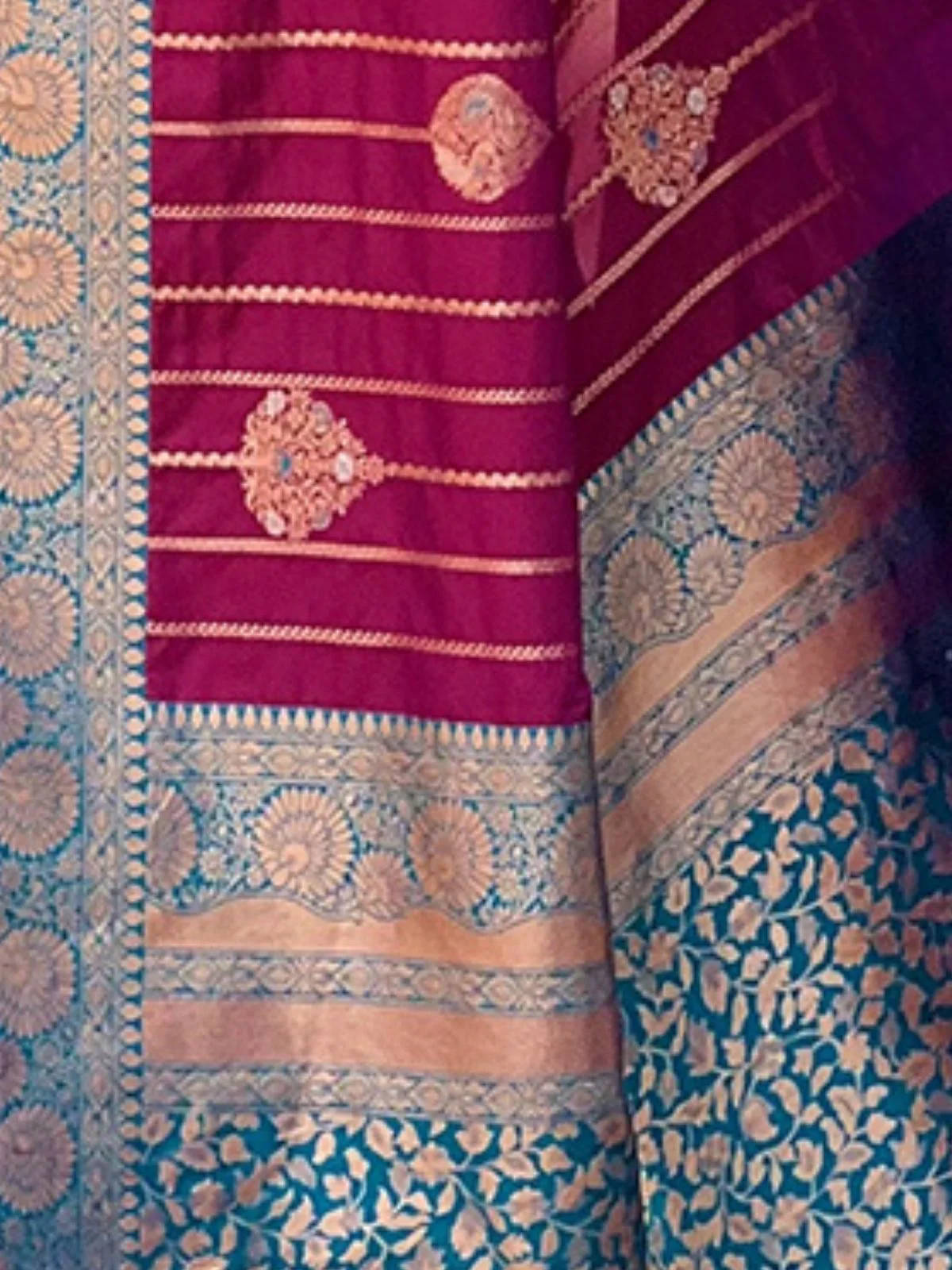 Odette Magenta Woven Design Soft Silk Saree With Unstitched Blouse For Women - Image 4