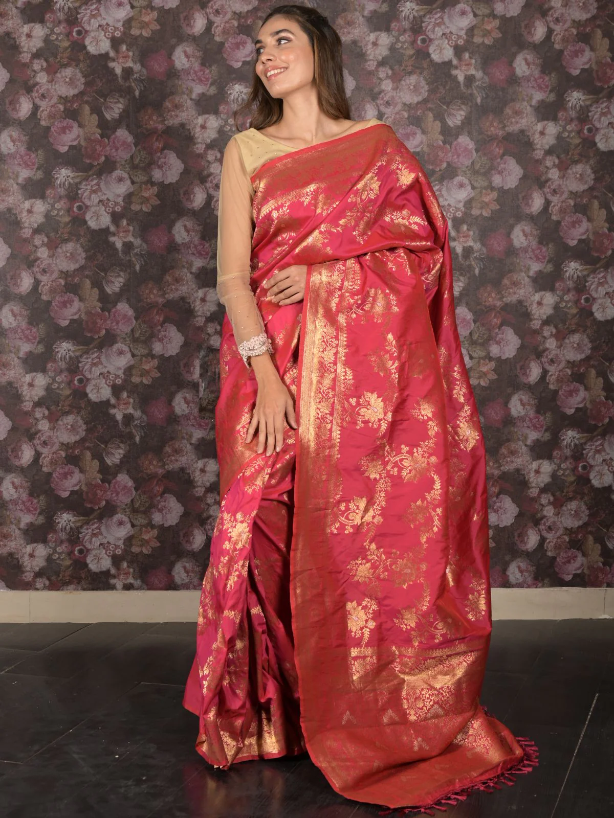 Odette Magenta Woven Silk Blend Saree with Unstitched Blouse for Women - Image 2