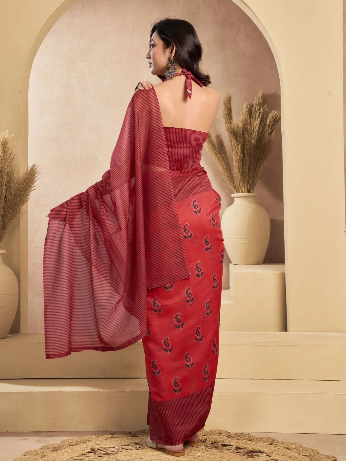 Odette Maroon Cotton Linen Zari Work Saree For Women - Image 4
