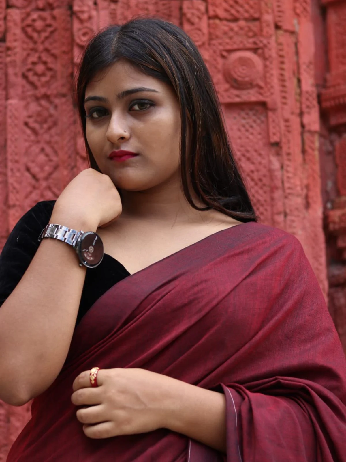 Odette Maroon Cotton  Saree  With Unstitched Blouse for Women - Image 3