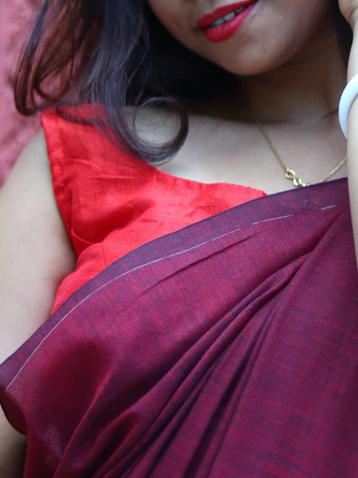 Odette Maroon Cotton  Saree  With Unstitched Blouse for Women - Image 5