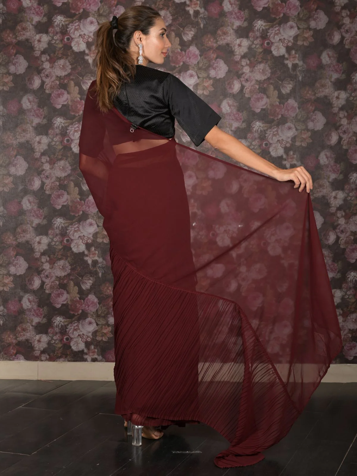 Odette Maroon Crushed Georgette Saree with Unstitched Blouse for Women - Image 4