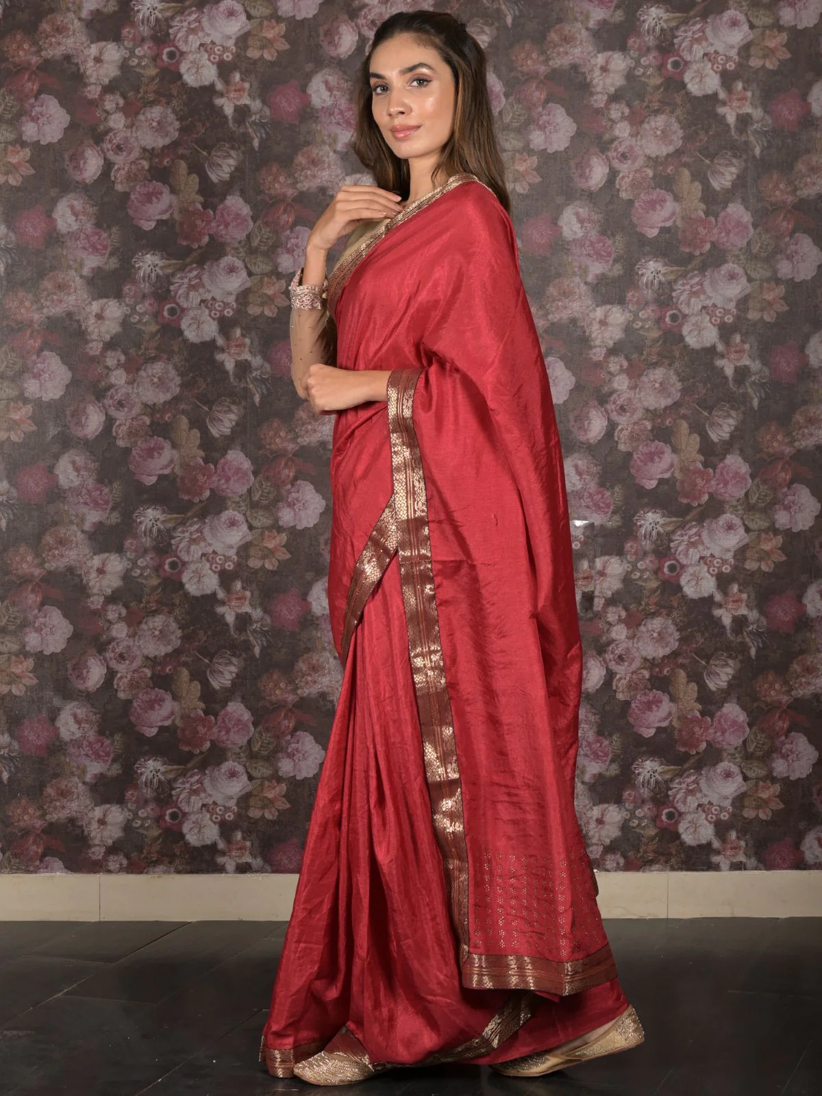 Odette Maroon Embellished Crepe Saree with Unstitched Blouse for Women - Image 3