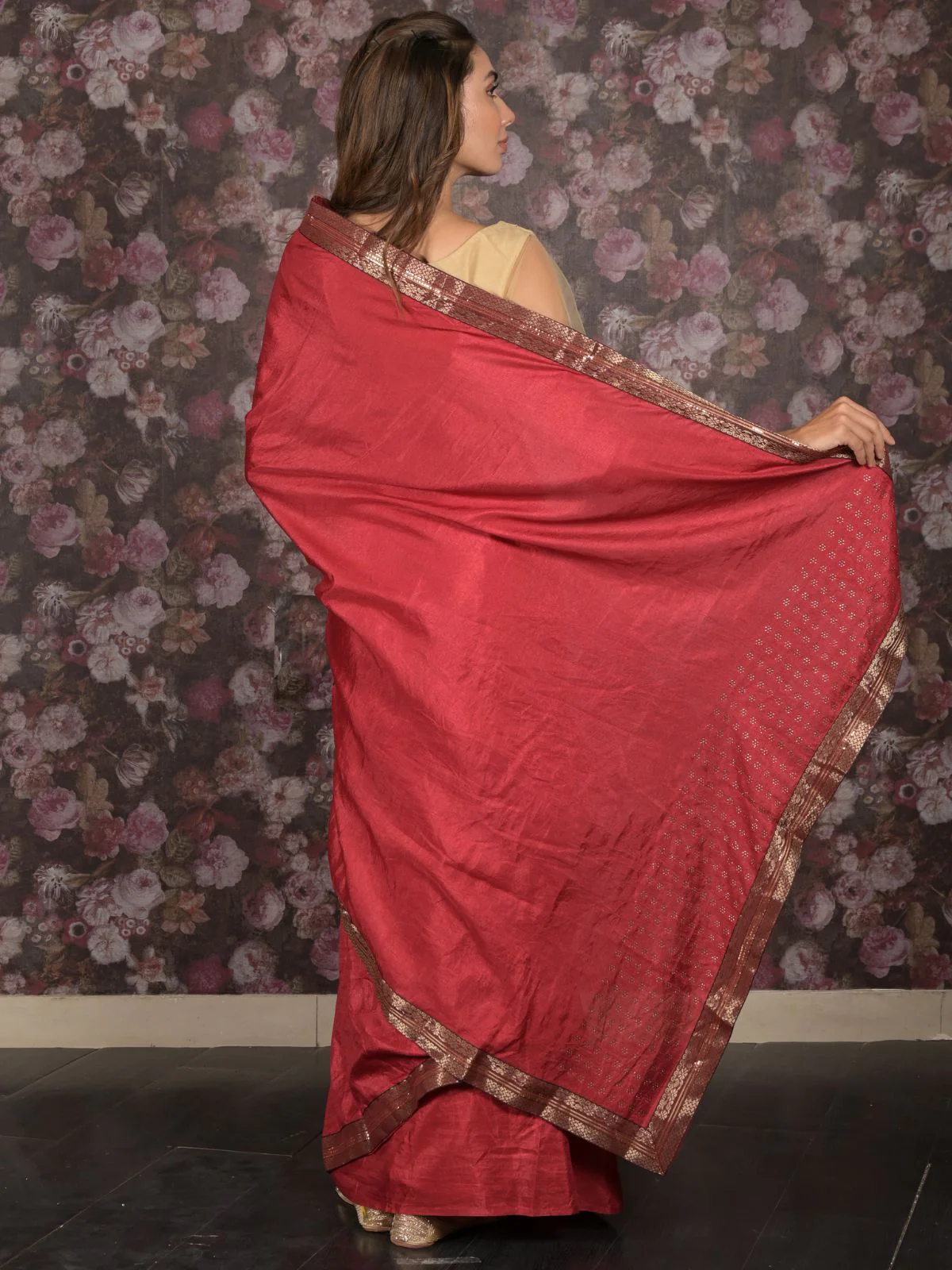 Odette Maroon Embellished Crepe Saree with Unstitched Blouse for Women - Image 4