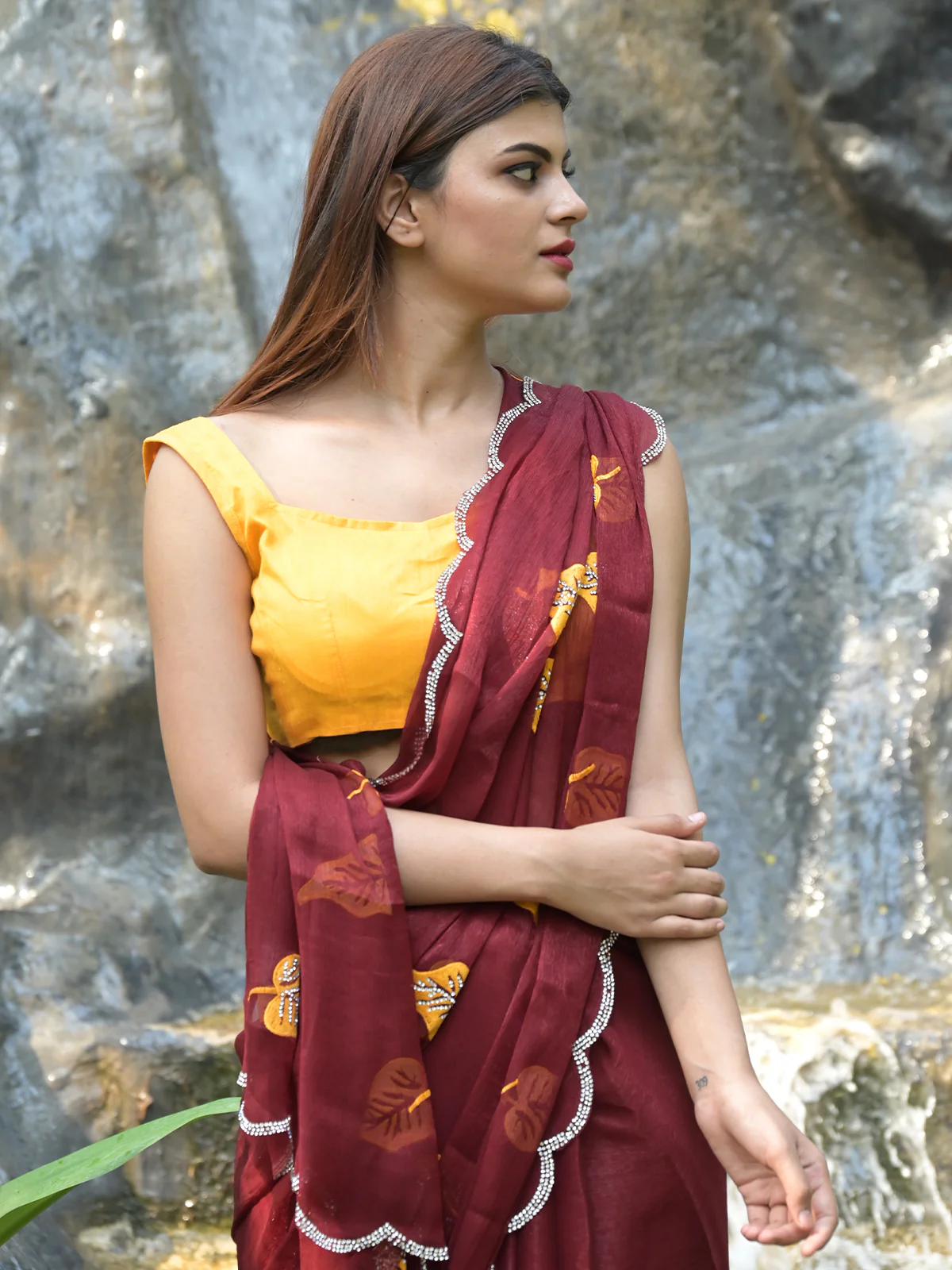 Odette Maroon Embroidered Chiffon Silk Saree with Unstitched Blouse for Women - Image 4