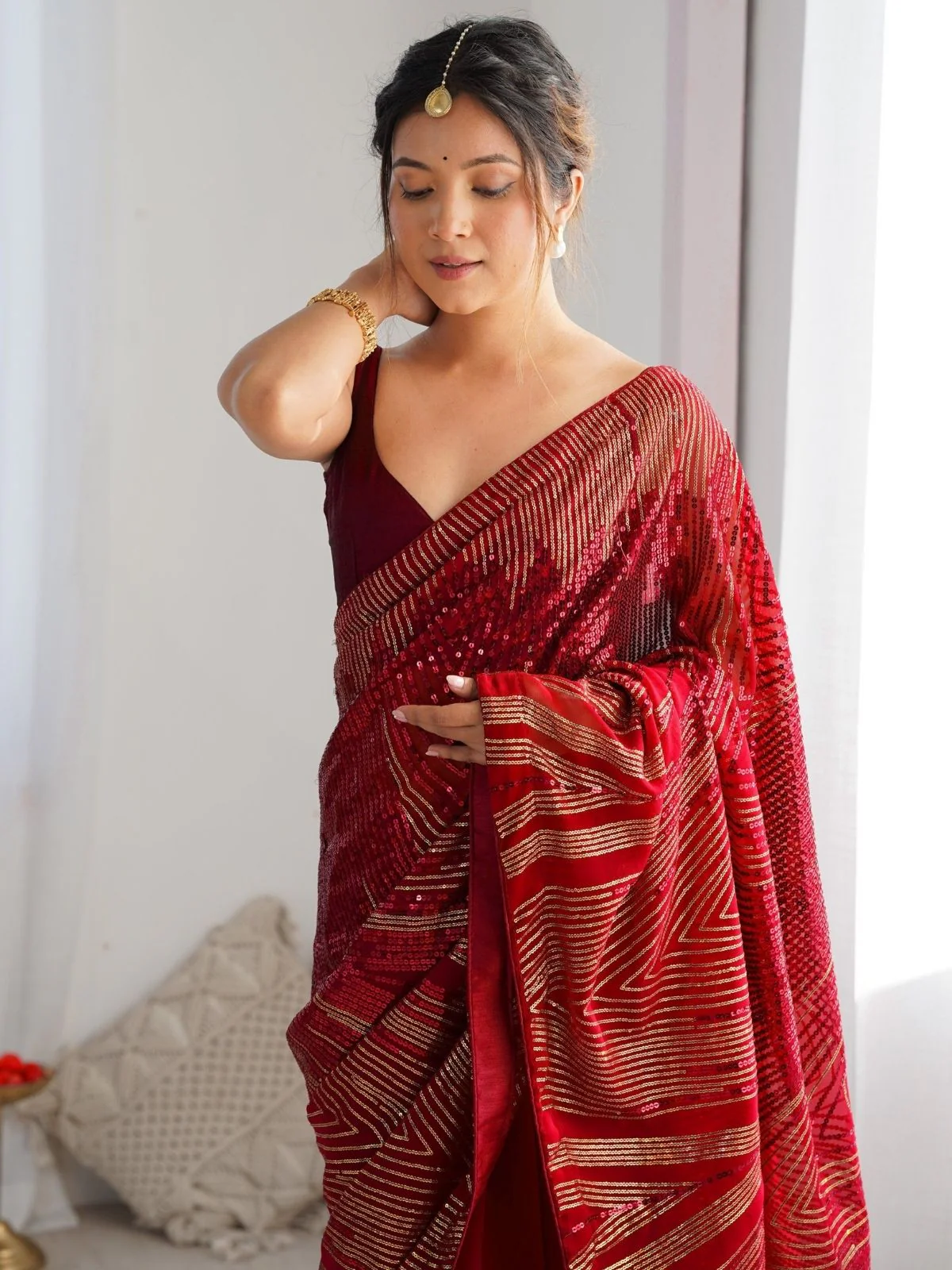 Odette Maroon Georgette Embellished Solid Saree For Women - Image 4