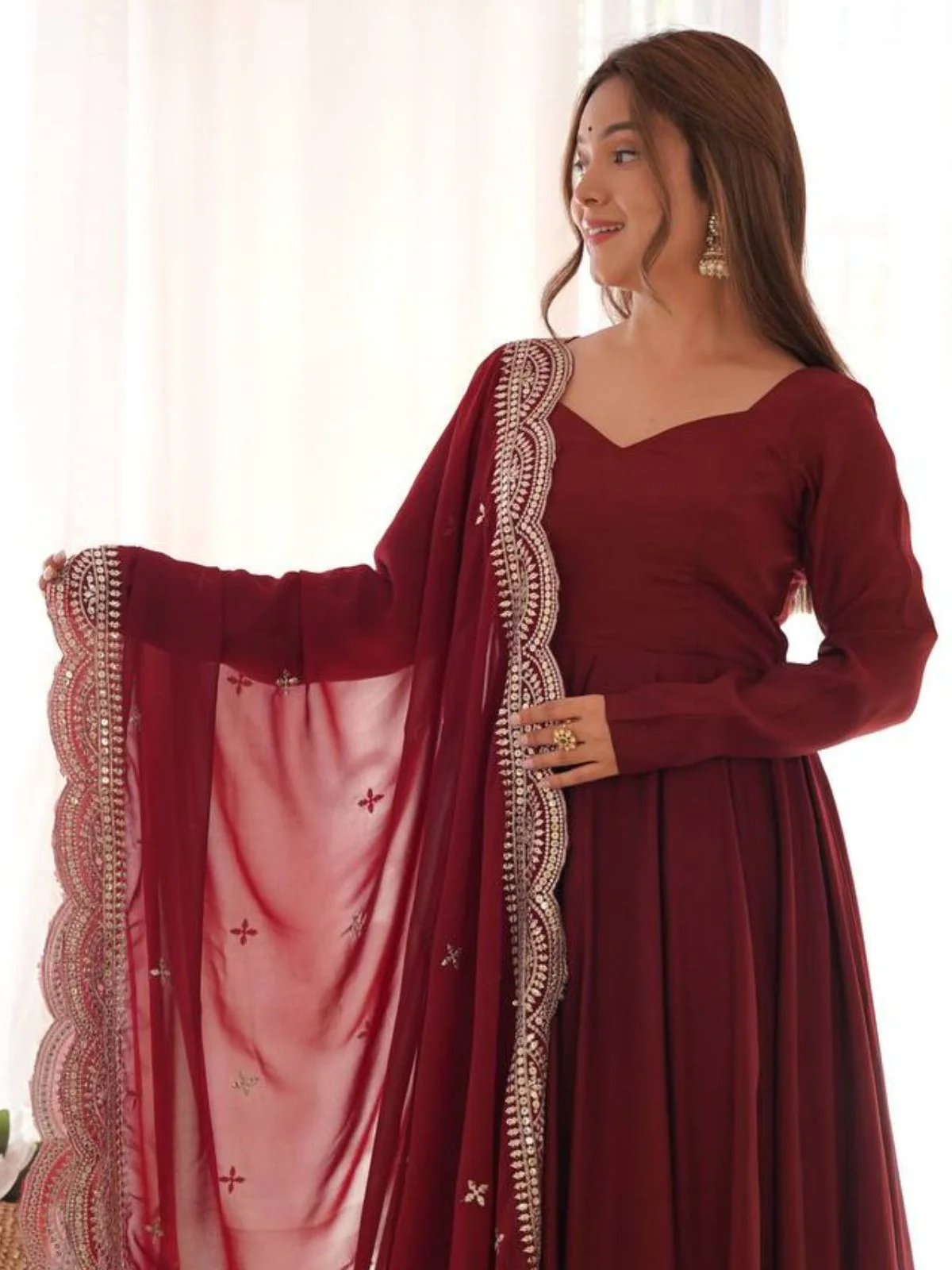 Odette Maroon Georgette Plain Kurta Set For Women - Image 4