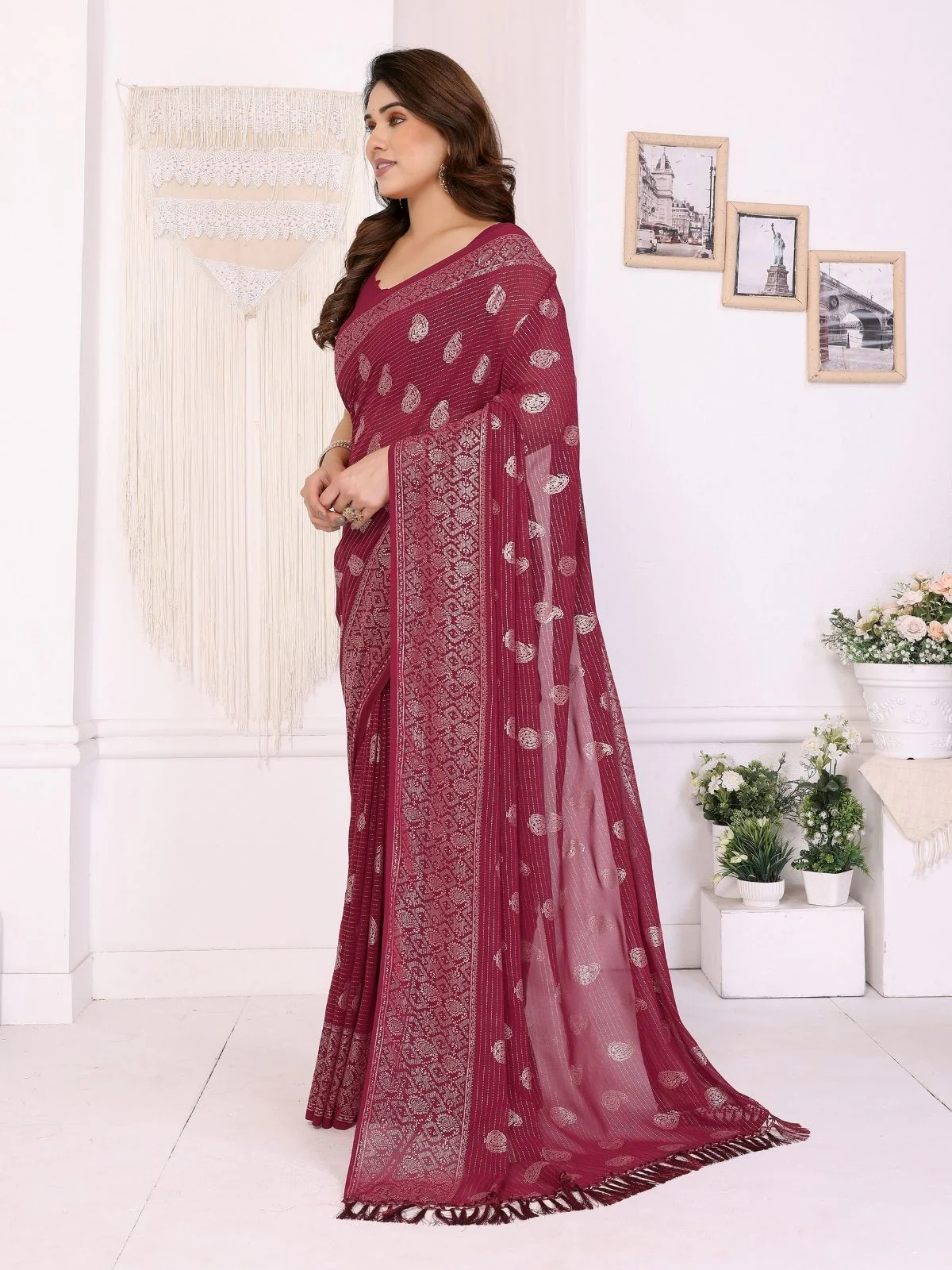Odette Maroon Georgette Printed Saree For Women - Image 2