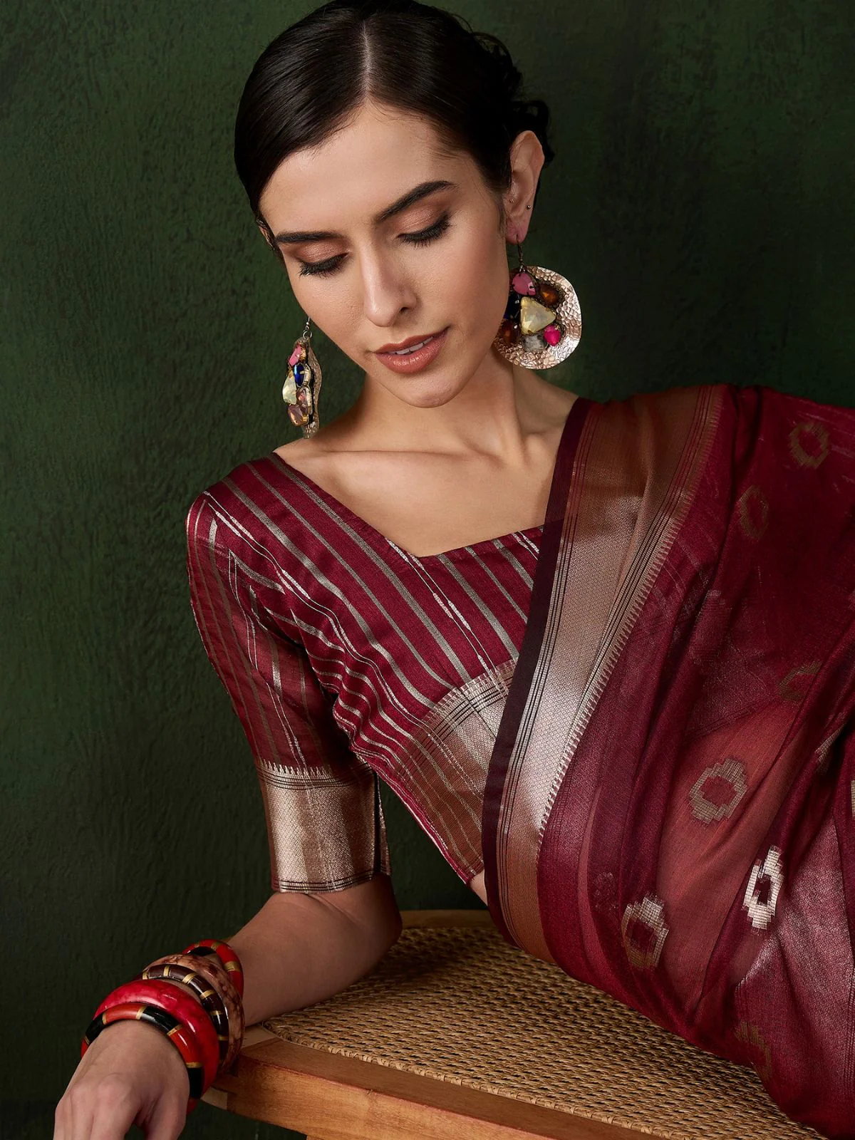 Odette Maroon Organza Woven Saree With Unstitched Blouse For Women - Image 4