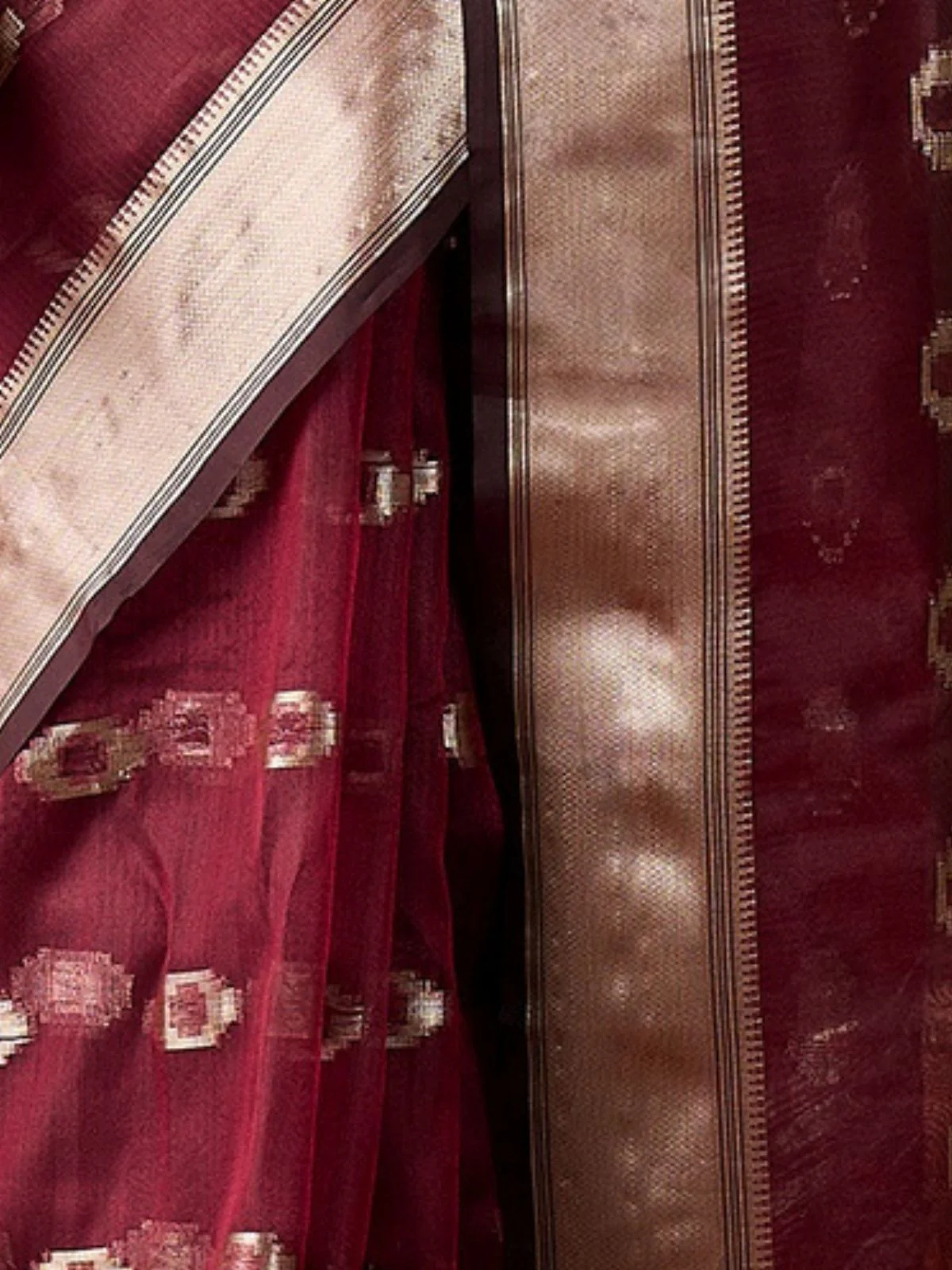 Odette Maroon Organza Woven Saree With Unstitched Blouse For Women - Image 6