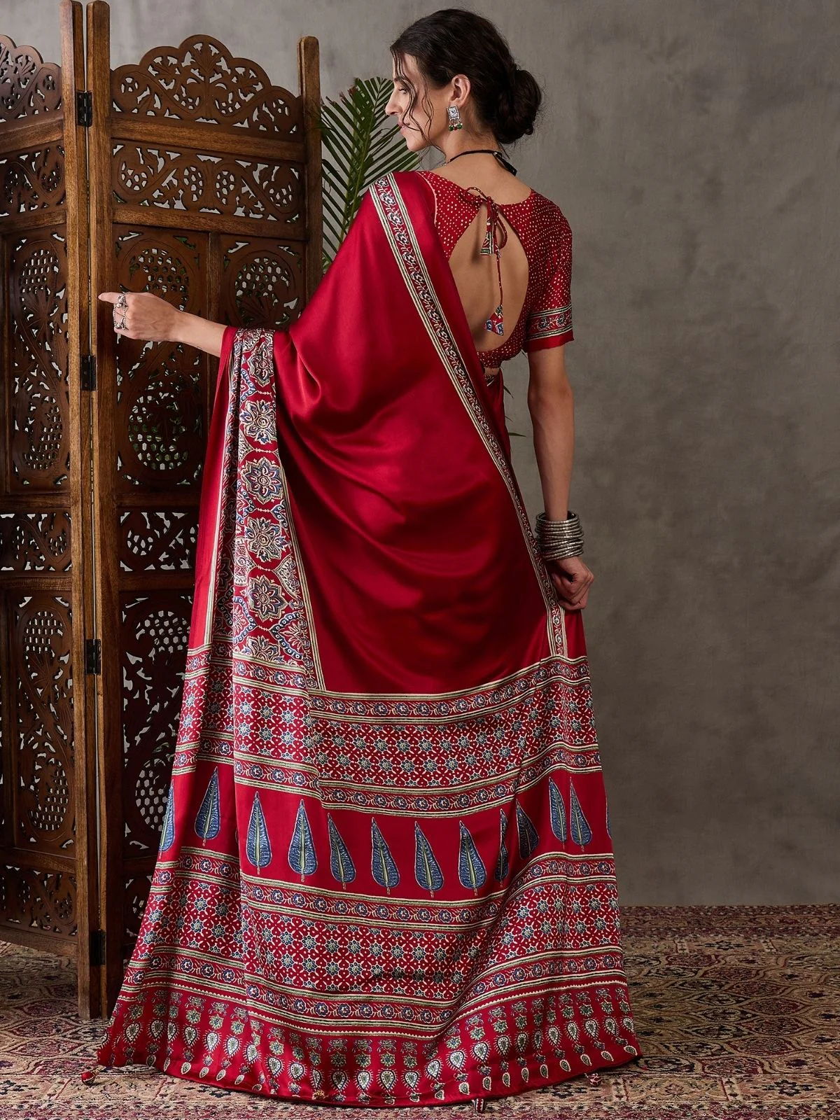 Odette Maroon Silk Blend Printed Elegant Saree For Women - Image 2