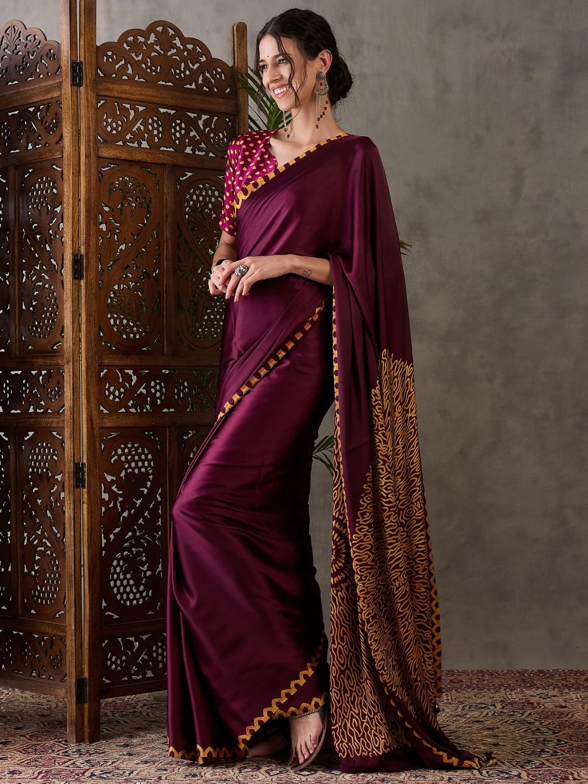 Odette Maroon Silk Blend Printed Elegant Saree For Women - Image 3
