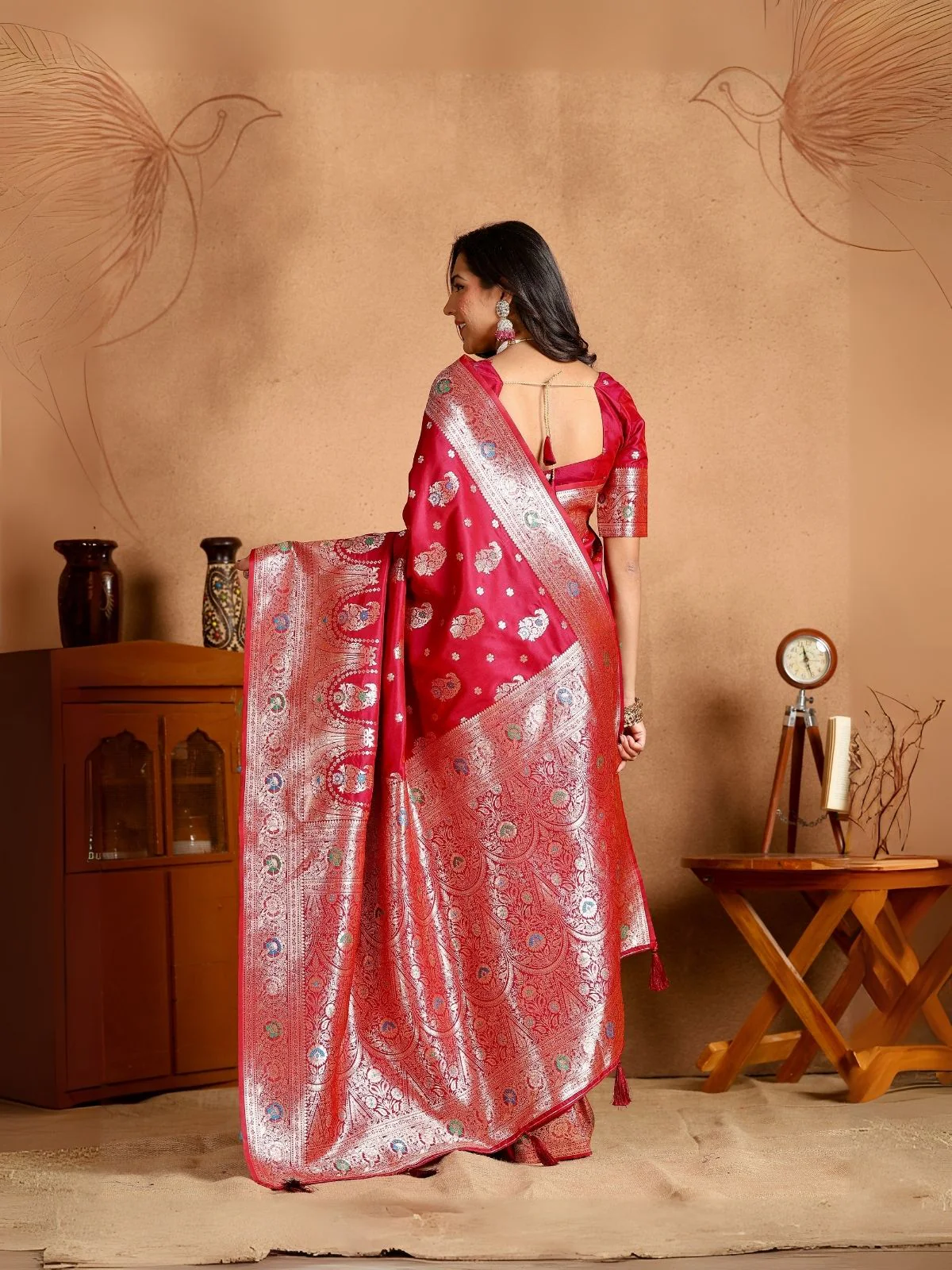 Odette Maroon Silk Blend Woven Elegant Saree For Women - Image 3