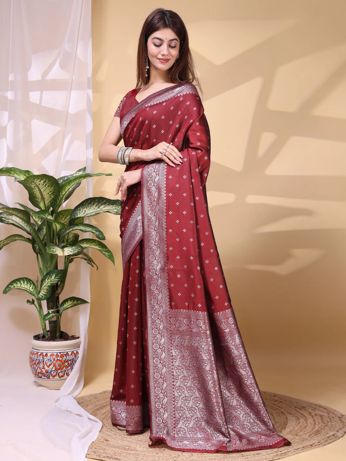 Odette Maroon Silk Blend Woven Saree For Women - Image 2
