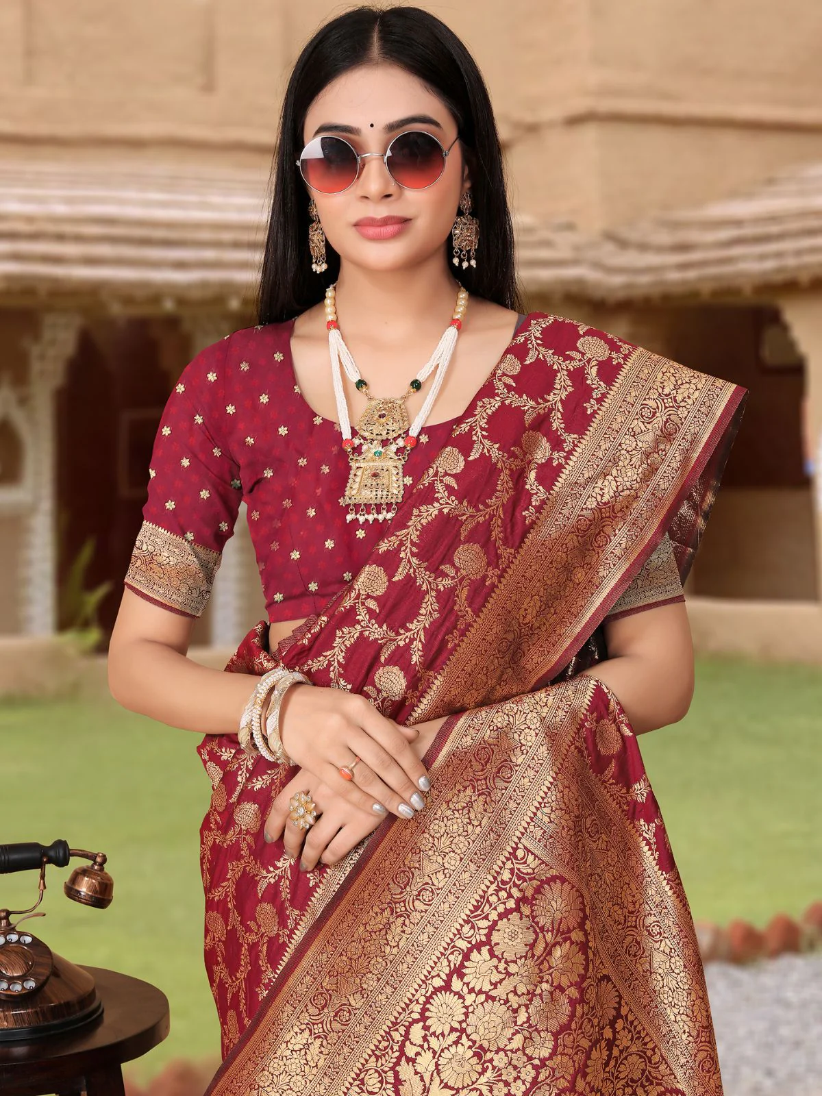Odette Maroon Woven Banarasi Silk Saree With unstitched Blouse For Women - Image 4
