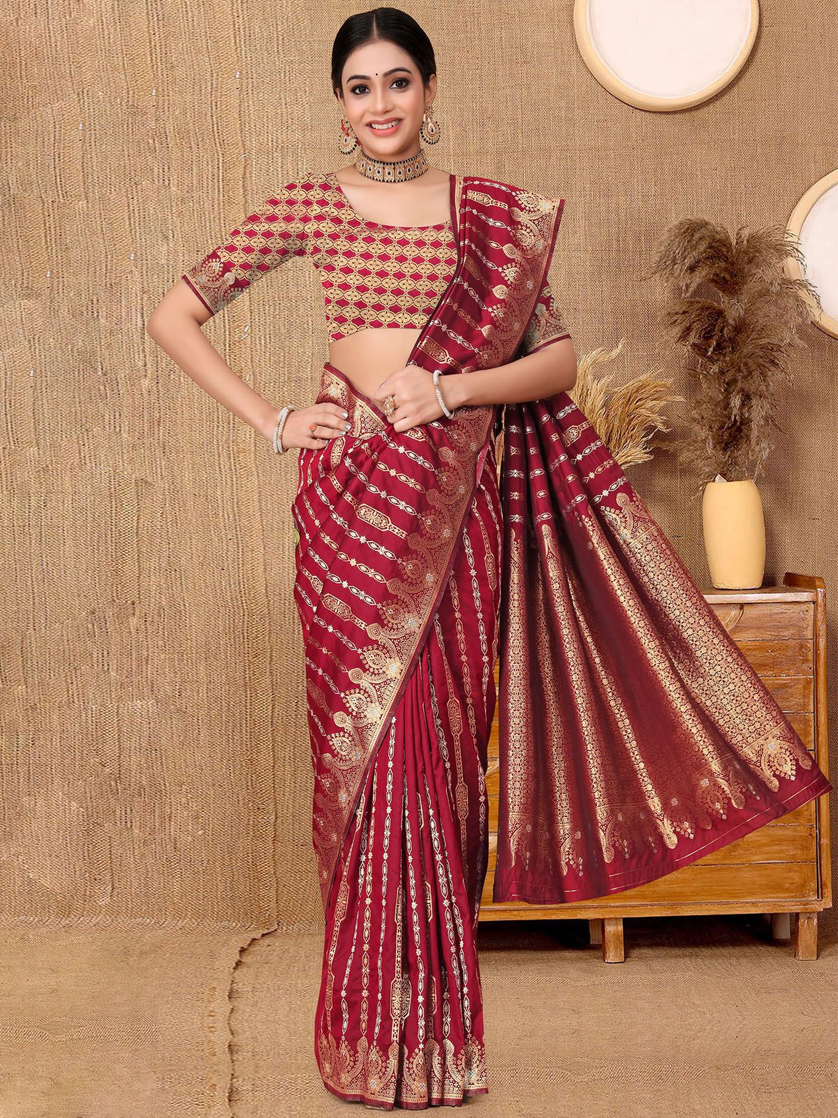 Odette Maroon Woven Banarasi Silk Saree With Unstitched Blouse For Women - Image 2