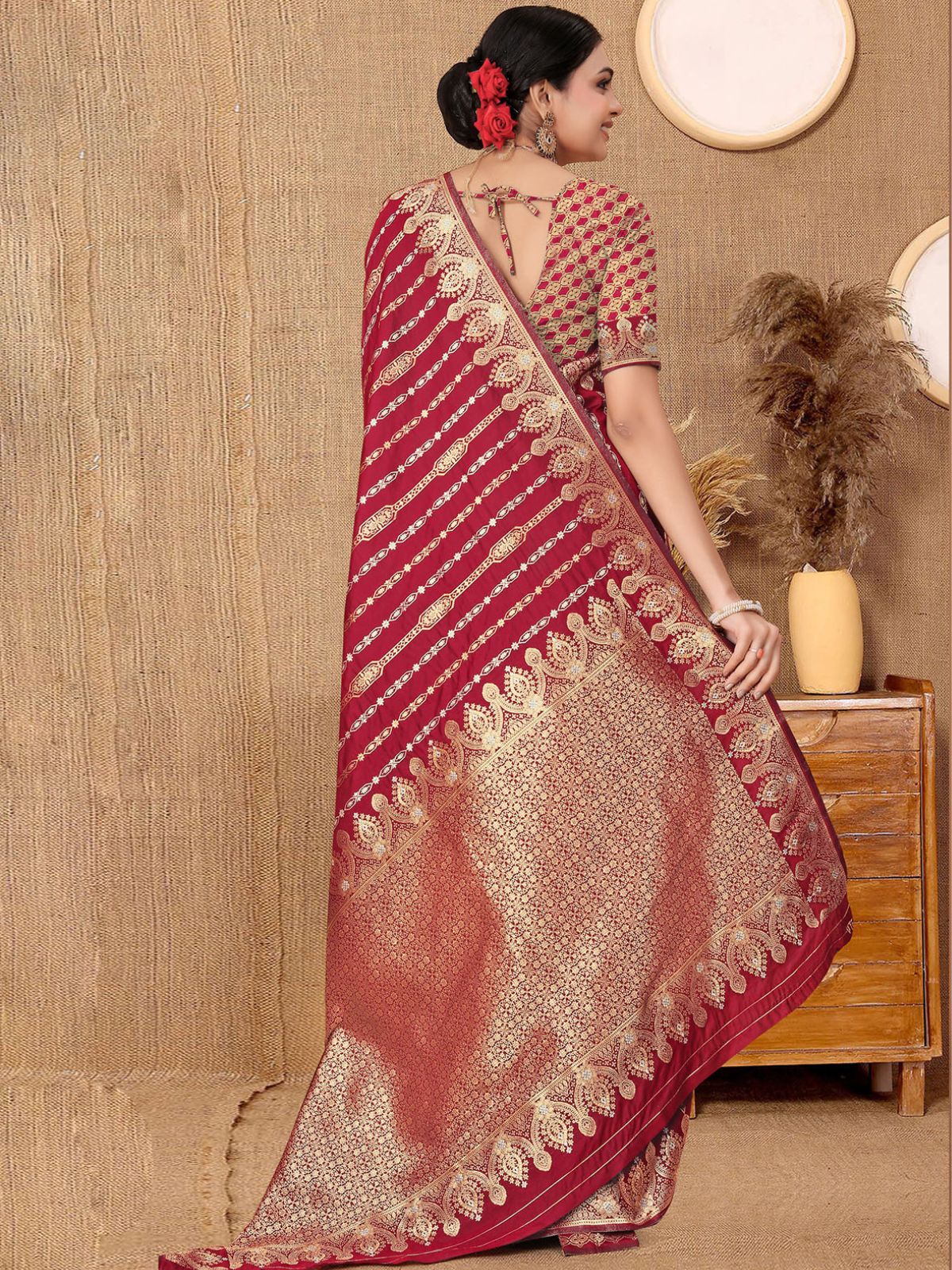Odette Maroon Woven Banarasi Silk Saree With Unstitched Blouse For Women - Image 5