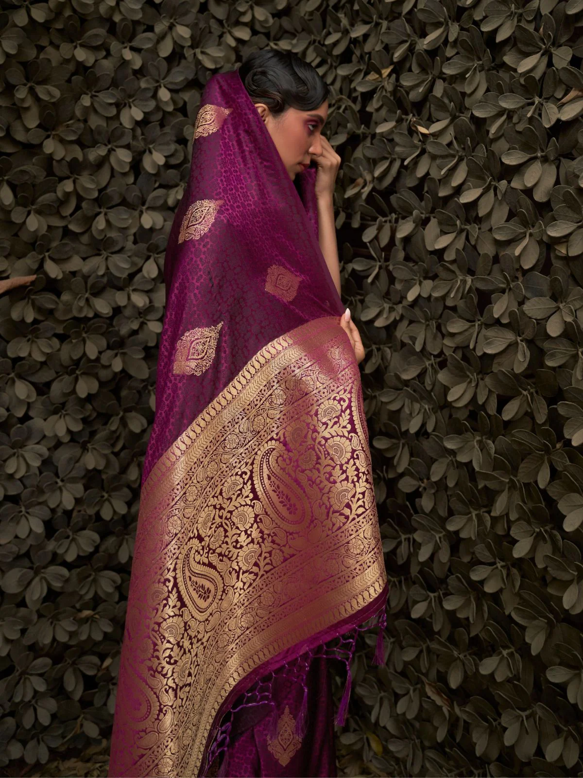 Odette Purple Woven Design Silk Blend Saree With Unstitched Blouse For Women - Image 3