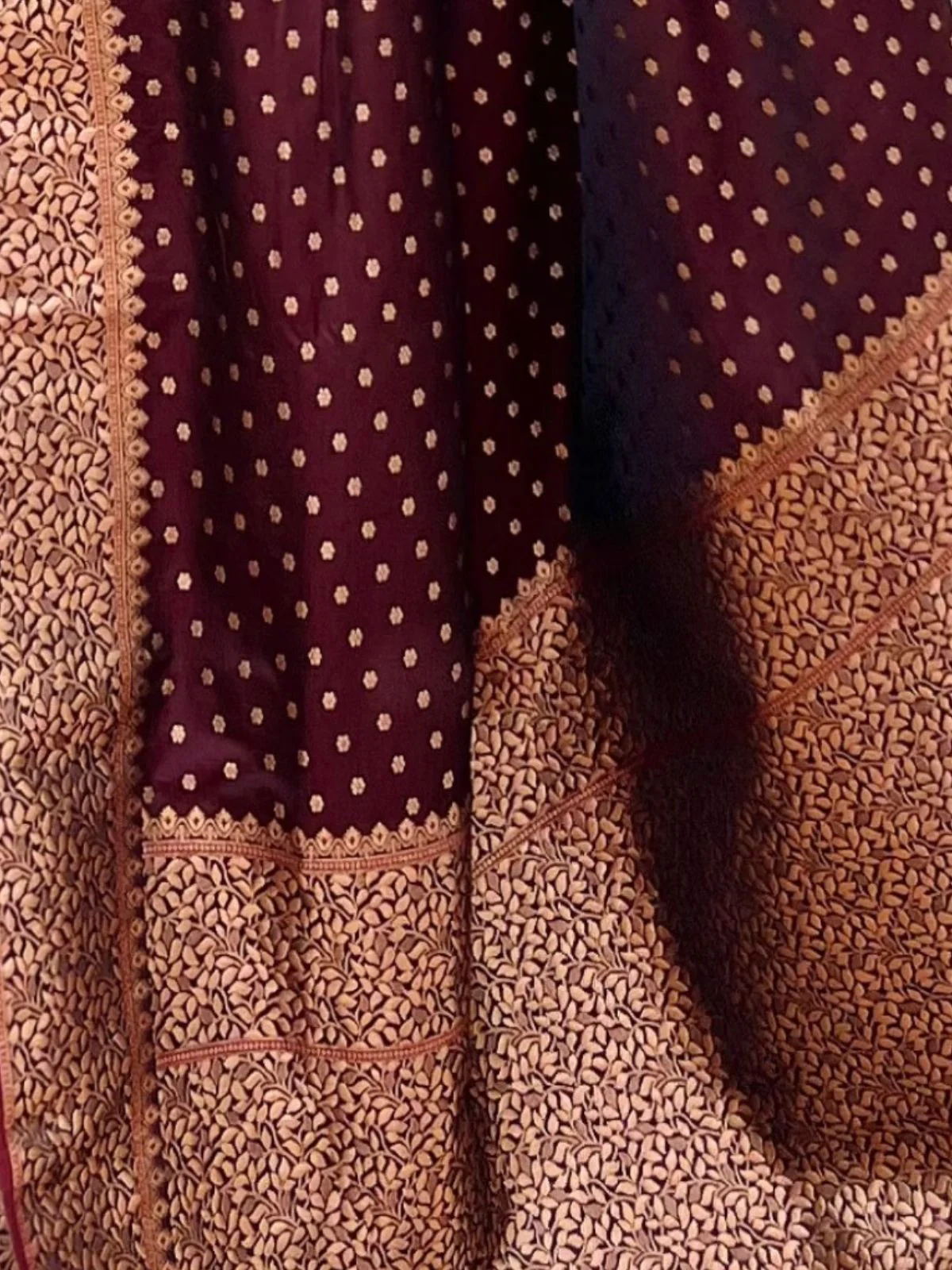 Odette Maroon Woven Design Silk Blend Saree With Unstitched Blouse For Women - Image 4