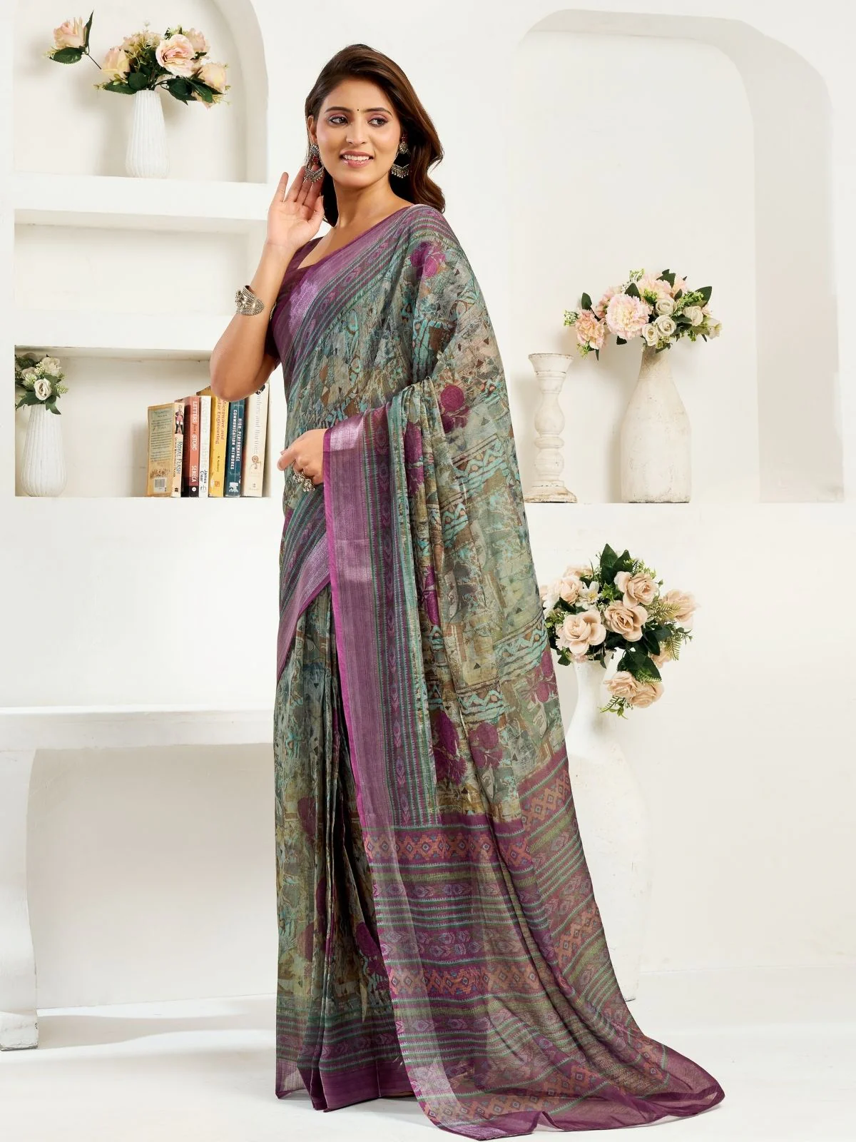 Odette Mauve And Green Cotton Linen Zari Work Saree For Women - Image 3