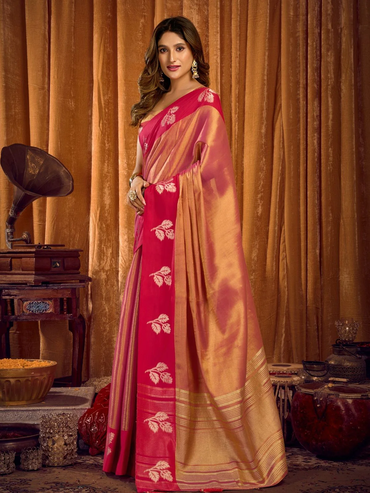 Odette Mauve Silk Blend Woven Saree For Women - Image 2