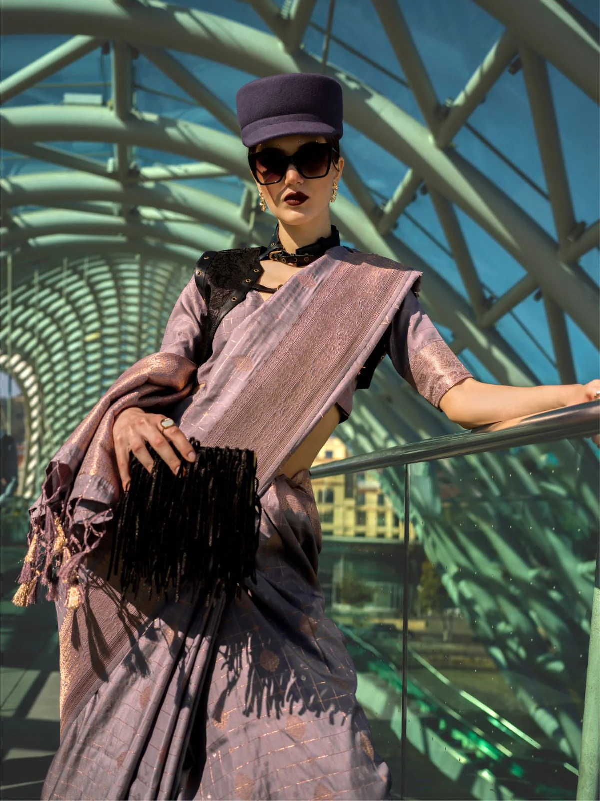 Odette Mauve Silk Blend Woven Saree With Unstitched Blouse For Women - Image 2