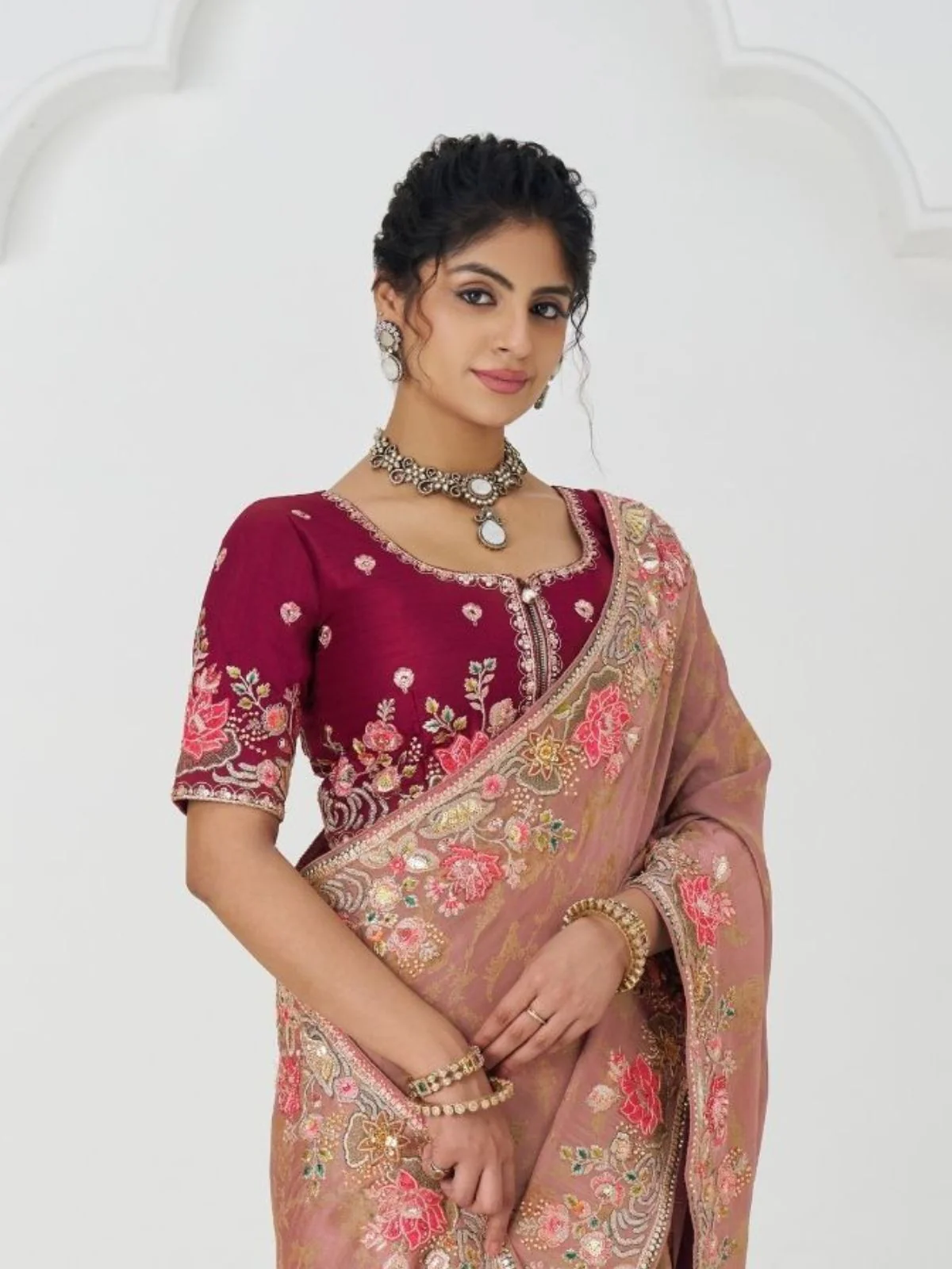Odette Mauve Viscose Silk Embroidered Saree For Women - Image 5