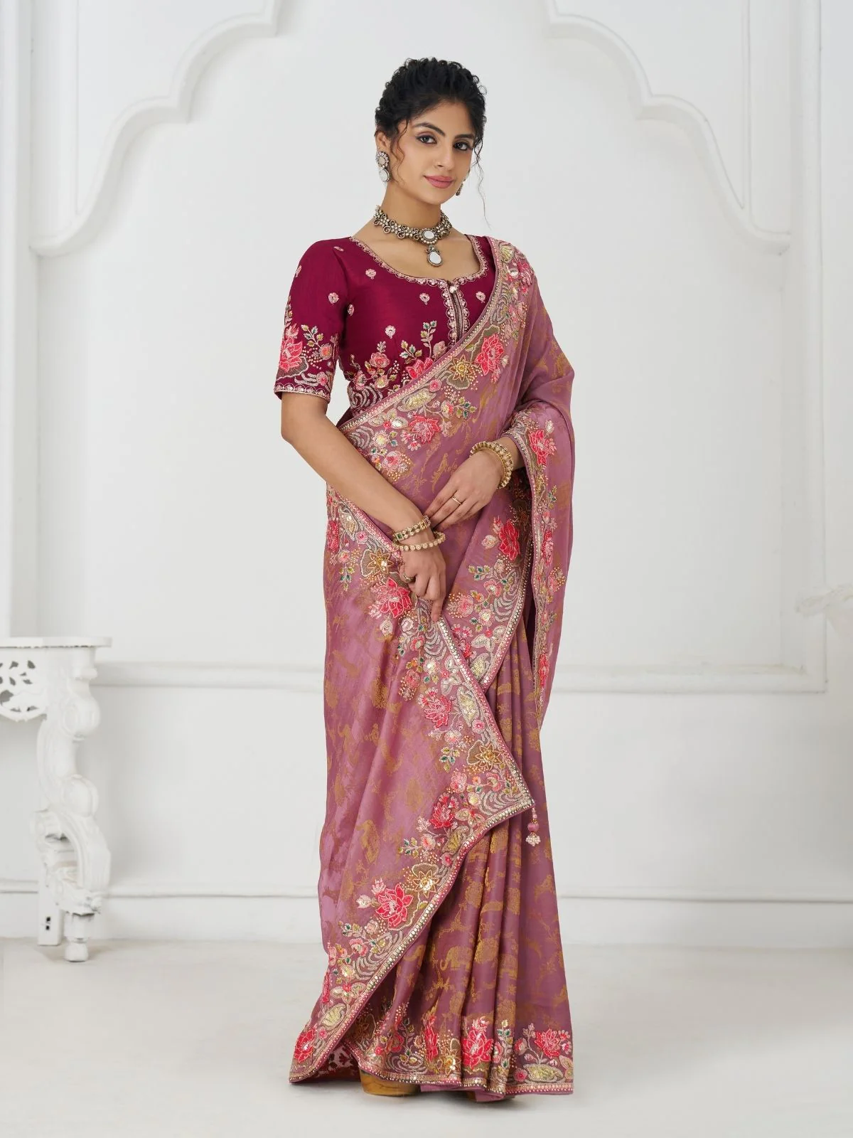 Odette Mauve Viscose Silk Embroidered Saree For Women - Image 3
