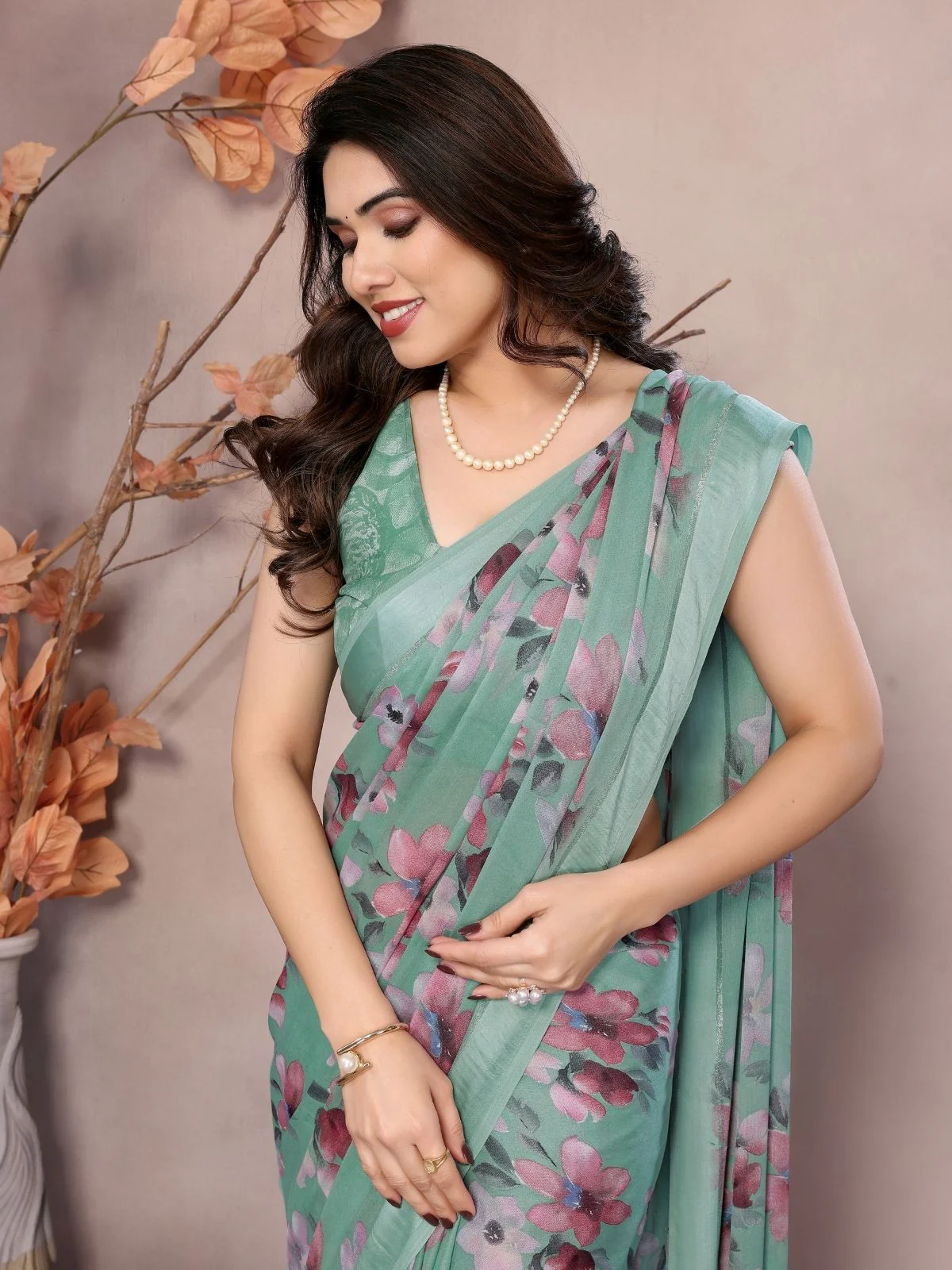 Odette Mint Green Georgette Printed Saree For Women - Image 4