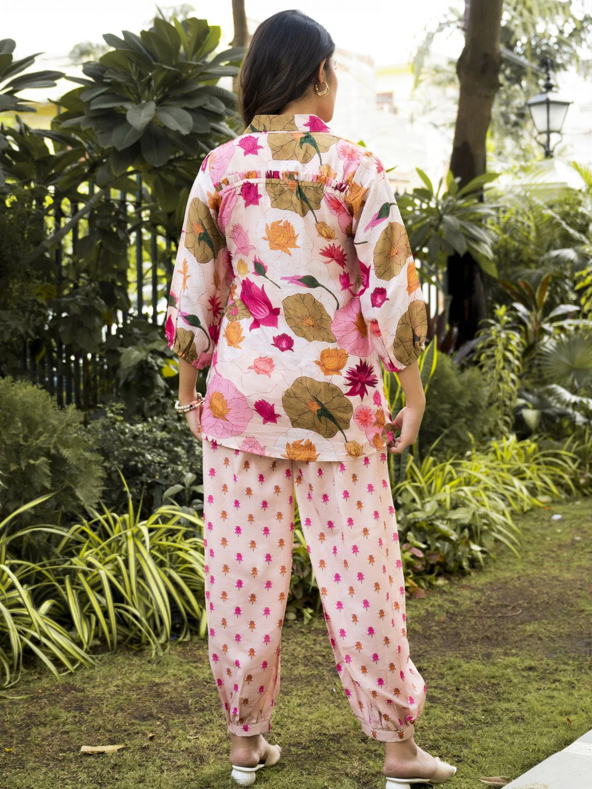Odette Multi Color Muslin Printed Indo Western Co Ord Set For Women - Image 4