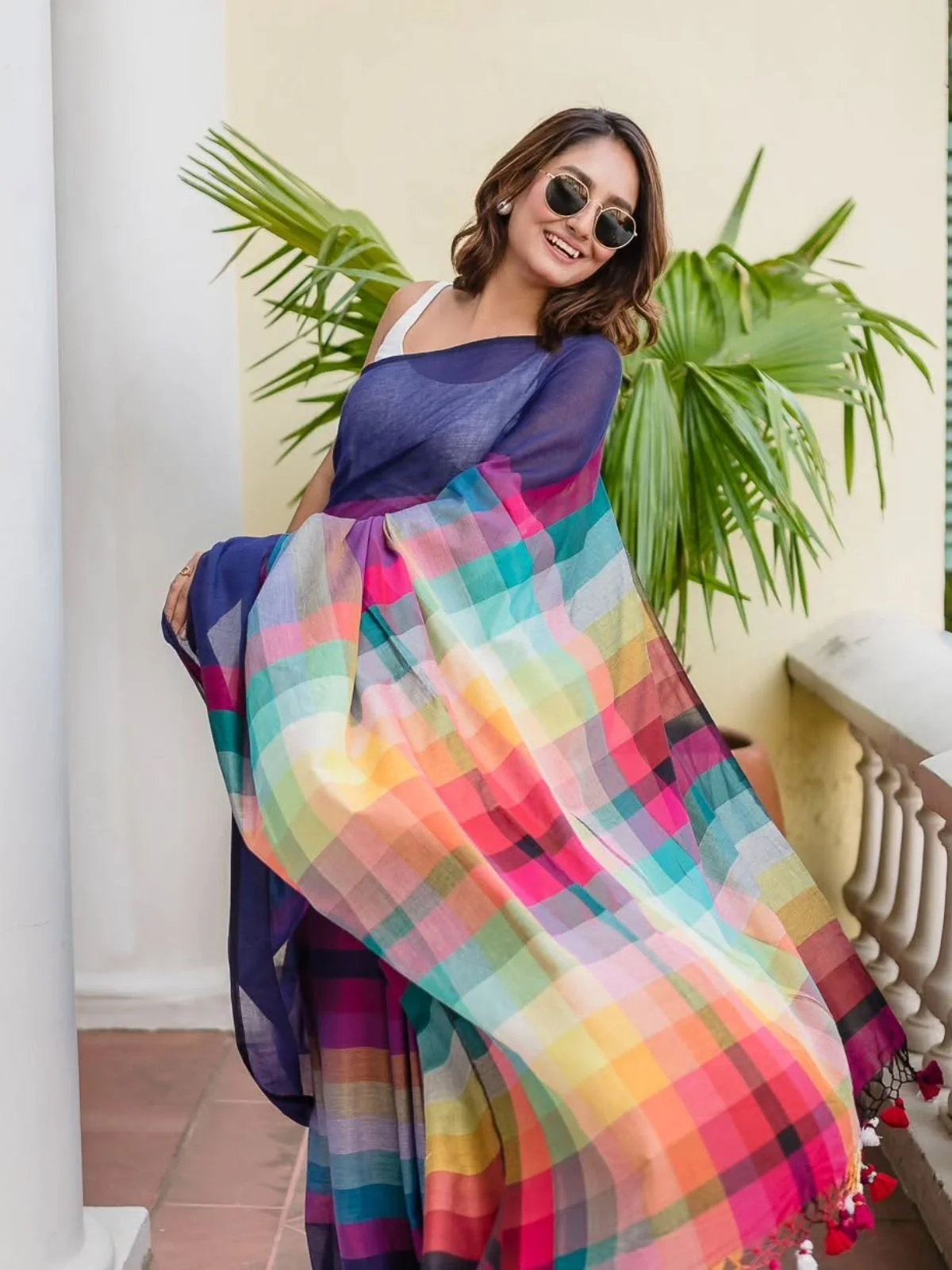 Odette Multi-Colour Cotton Blend Printed Saree For Women - Image 3