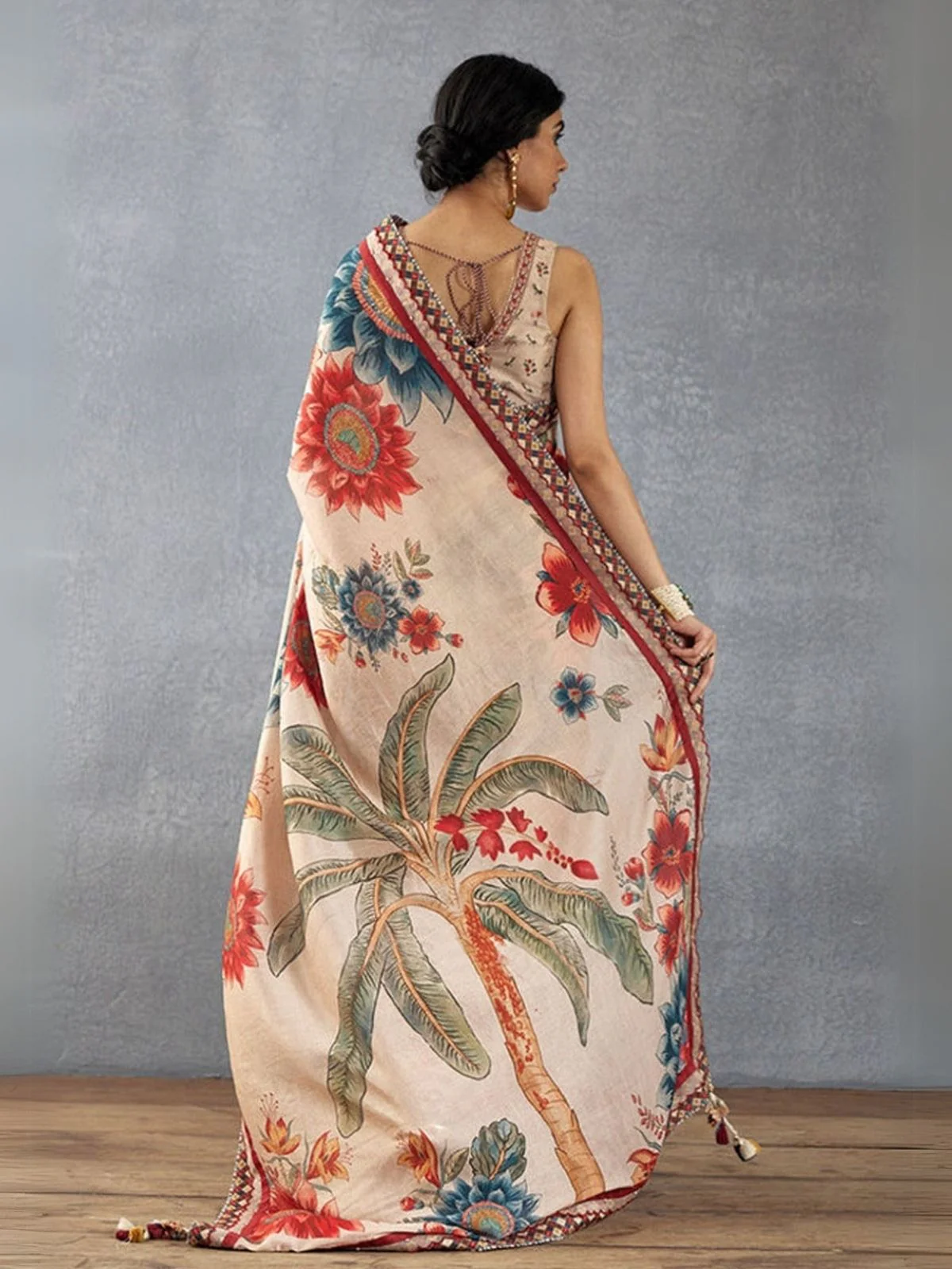 Odette Multi Georgette Floral Printed Saree With Unstitched Blouse For Women - Image 2